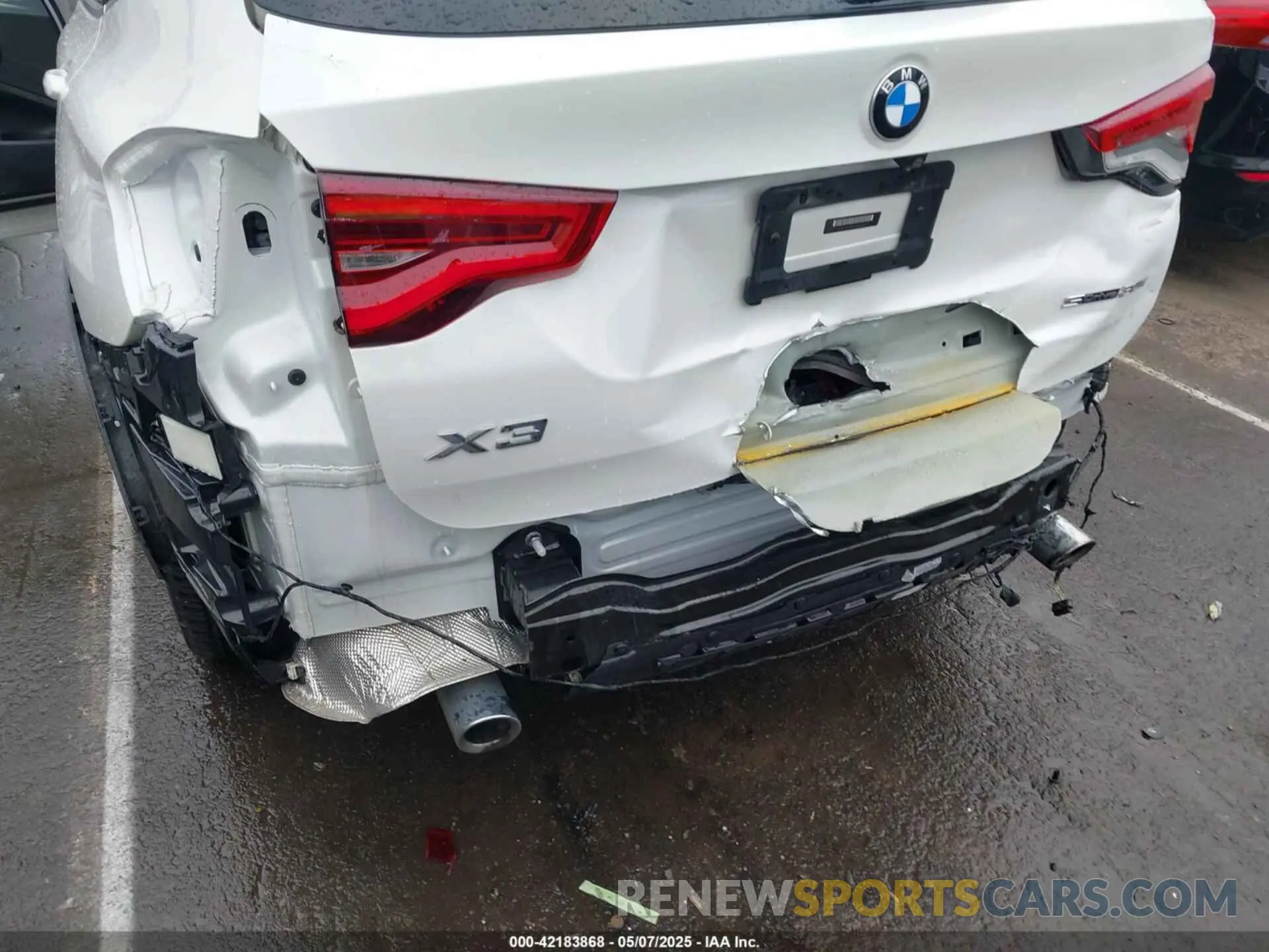 17 Photograph of a damaged car 5UXTY3C07L9B58551 BMW X3 2020