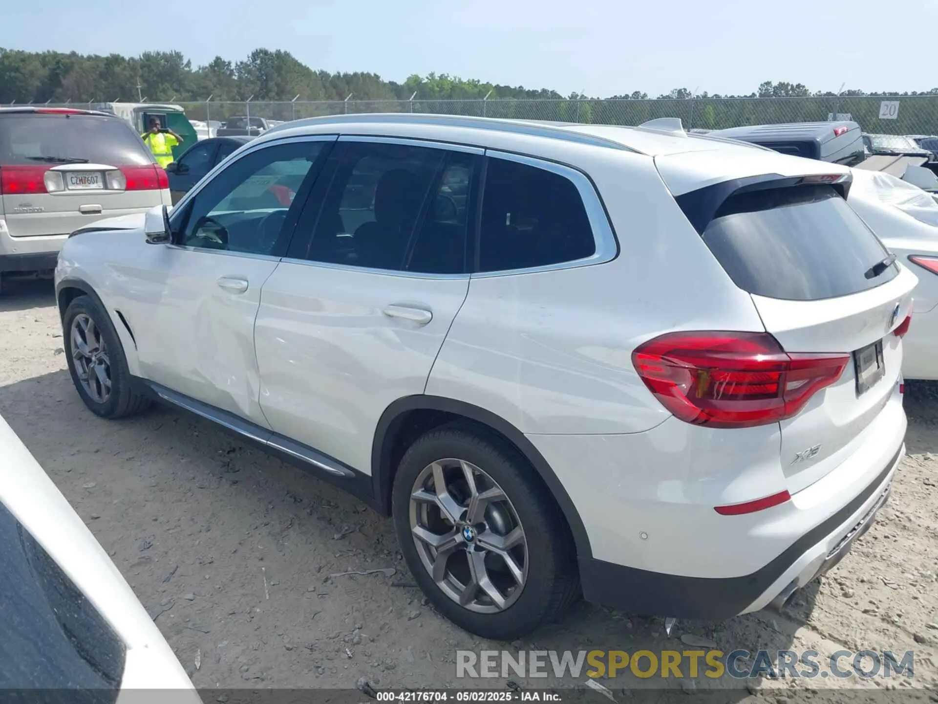 14 Photograph of a damaged car 5UXTY3C07L9D60449 BMW X3 2020
