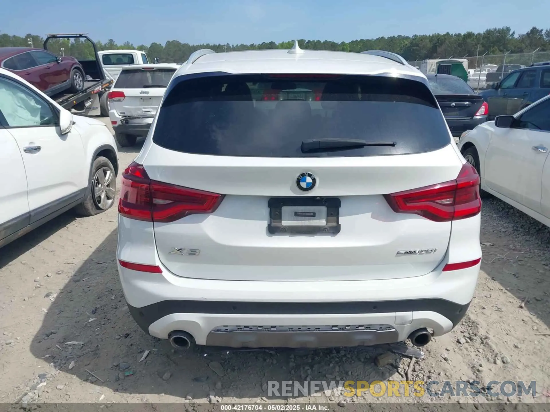 16 Photograph of a damaged car 5UXTY3C07L9D60449 BMW X3 2020