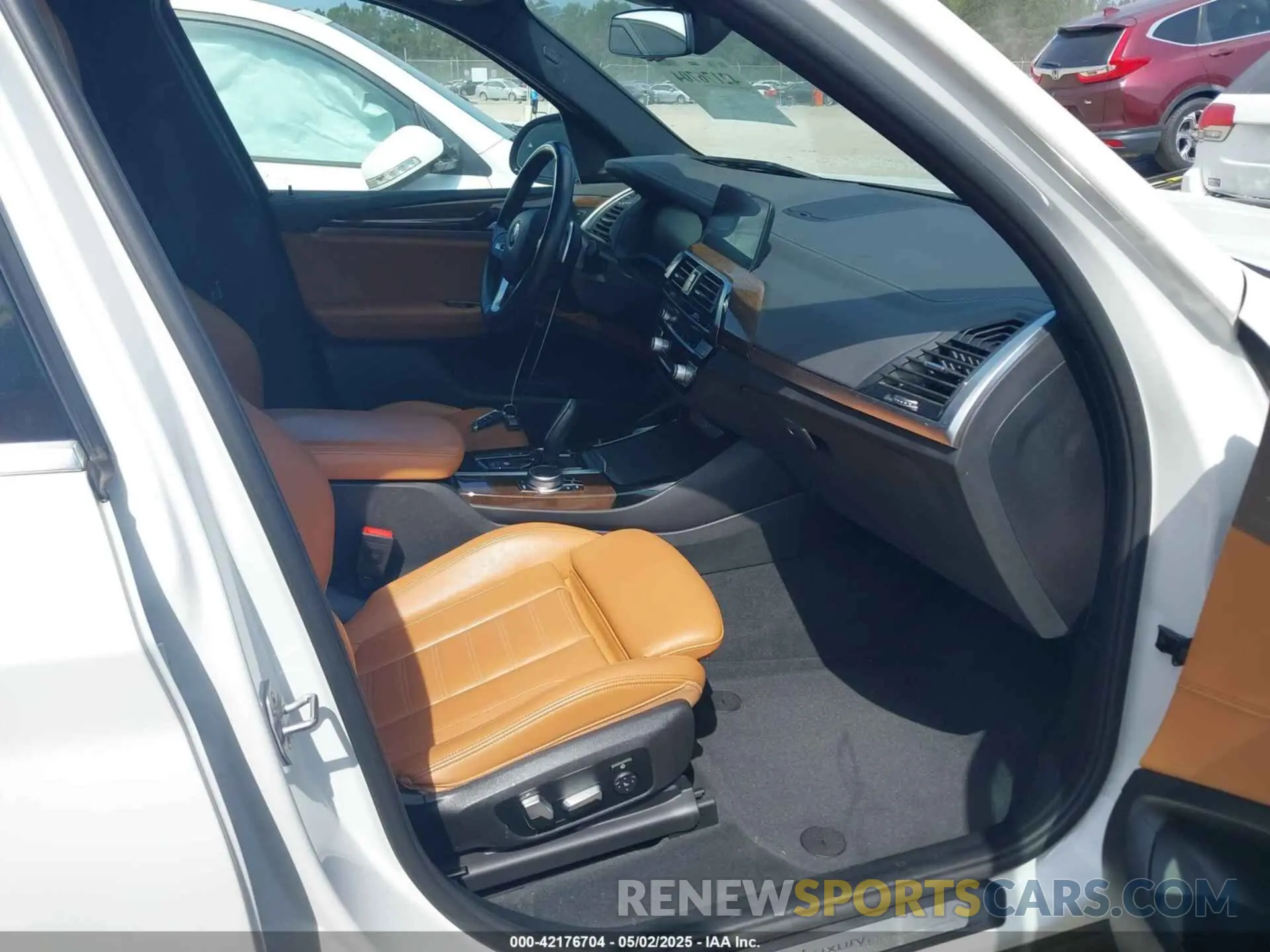 5 Photograph of a damaged car 5UXTY3C07L9D60449 BMW X3 2020