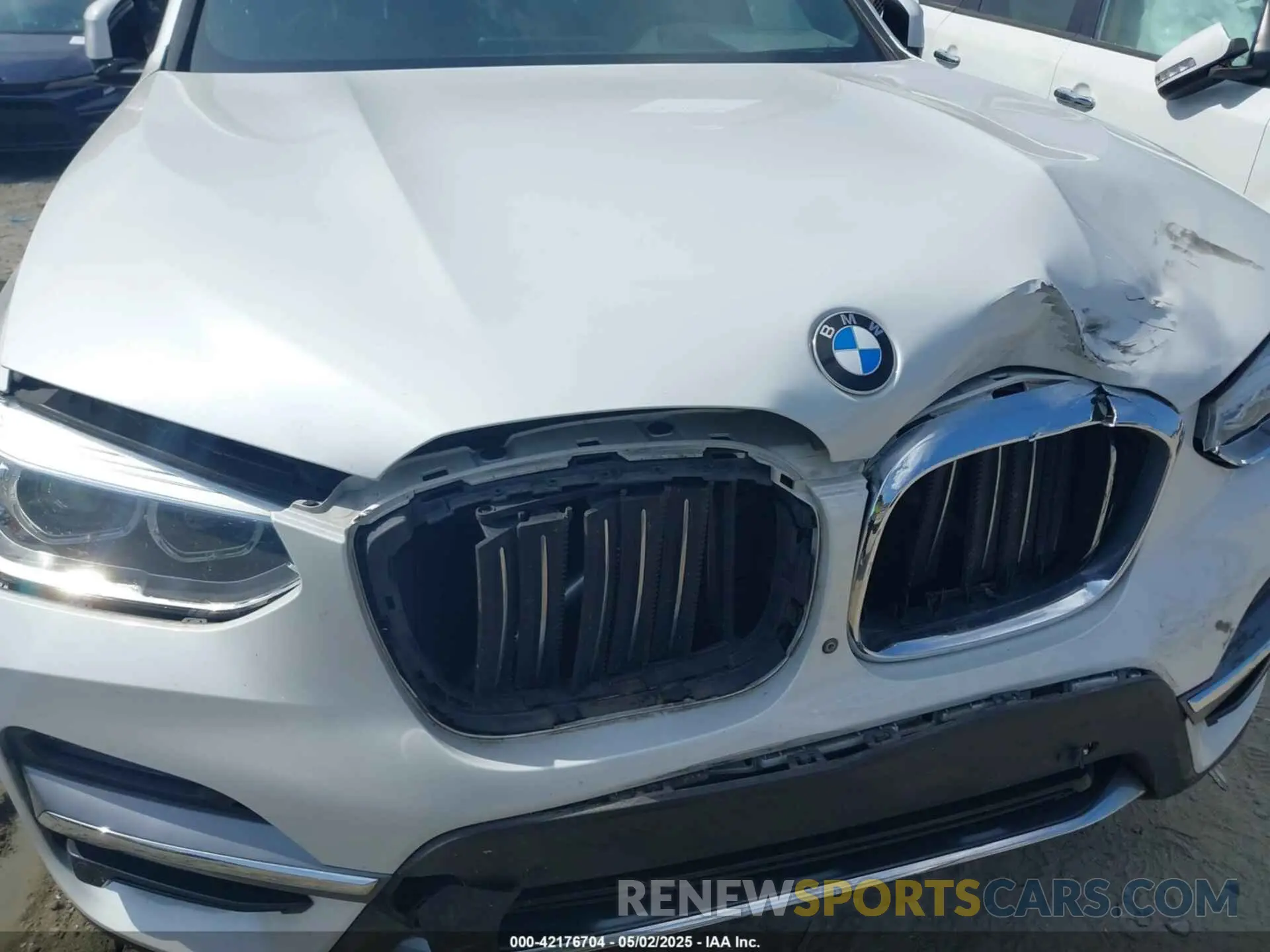 6 Photograph of a damaged car 5UXTY3C07L9D60449 BMW X3 2020