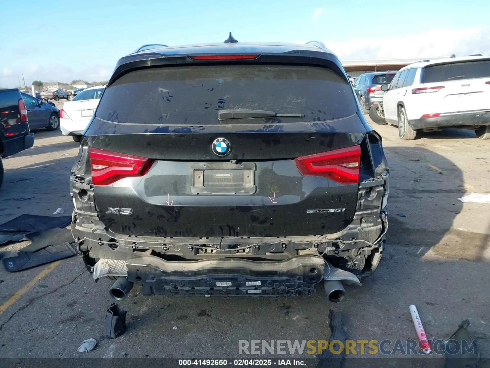 17 Фотография поврежденного автомобиля 5UXTY3C07LLU70420 BMW X3 2020