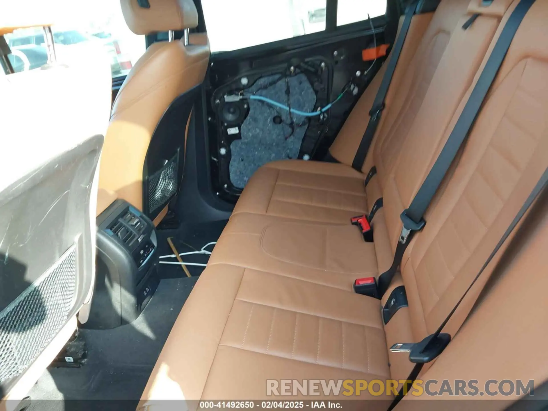 8 Фотография поврежденного автомобиля 5UXTY3C07LLU70420 BMW X3 2020