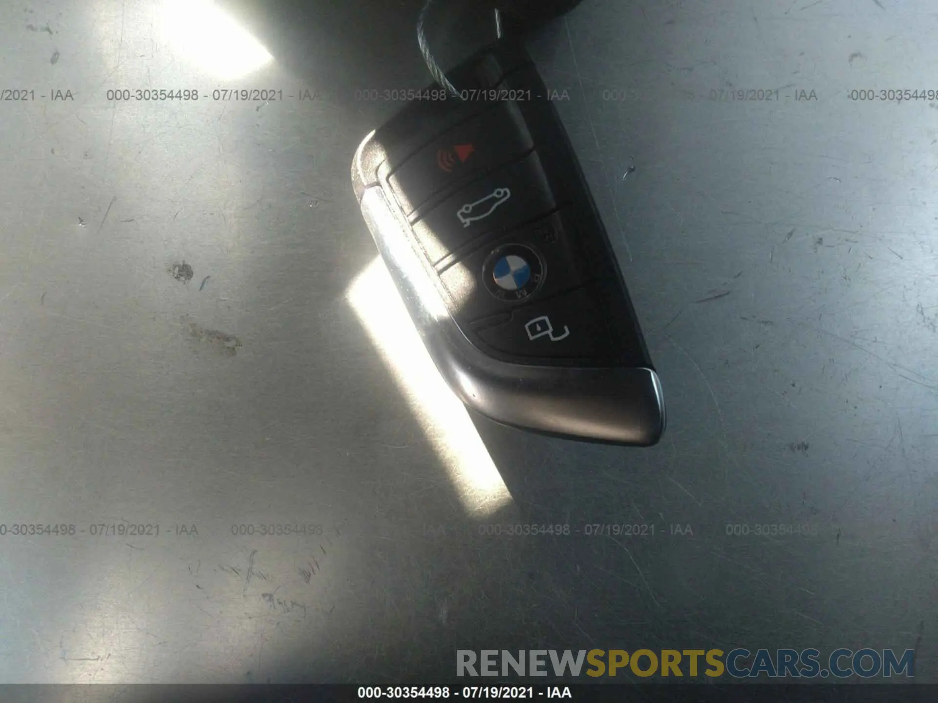11 Photograph of a damaged car 5UXTY3C08L9C84711 BMW X3 2020