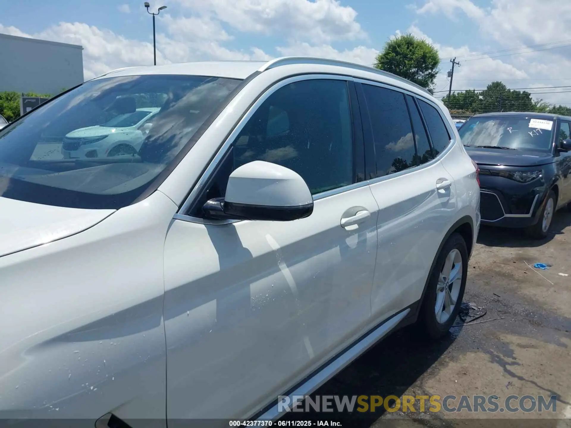 14 Photograph of a damaged car 5UXTY3C08LLE55346 BMW X3 2020