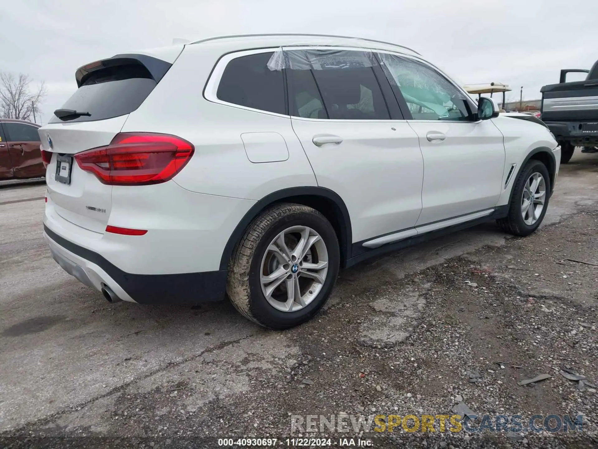 4 Photograph of a damaged car 5UXTY3C09L9B95231 BMW X3 2020