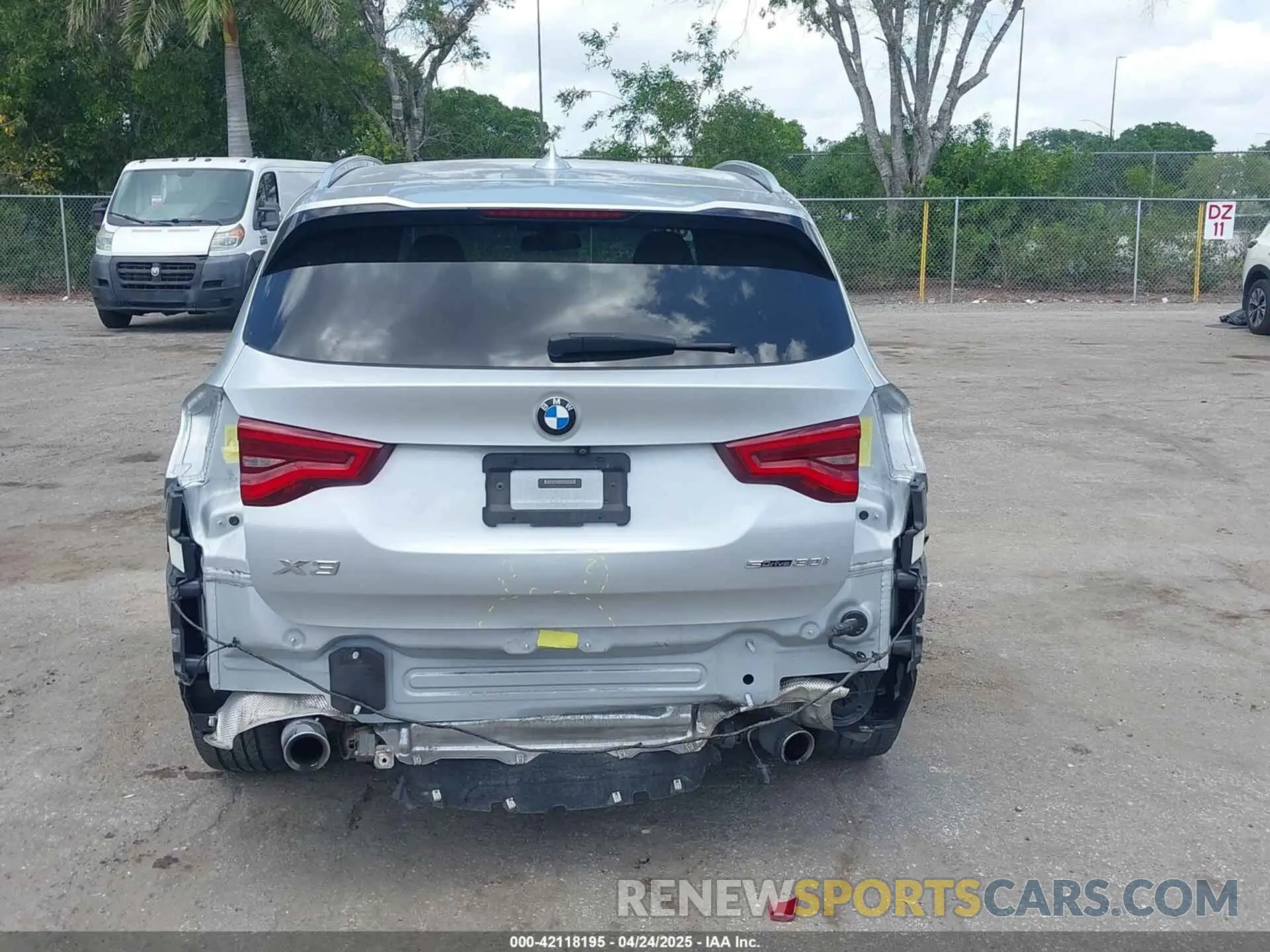 17 Фотография поврежденного автомобиля 5UXTY3C09LLU69754 BMW X3 2020