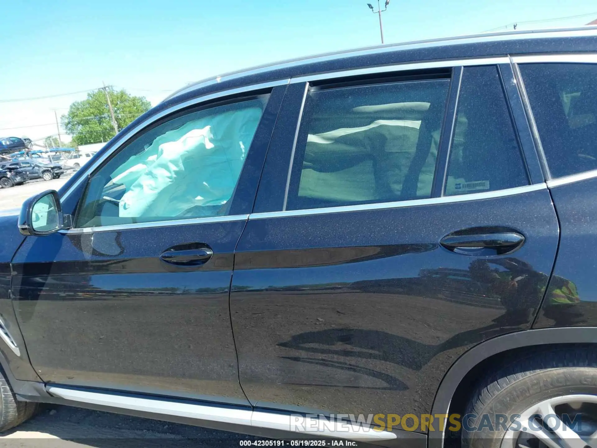 14 Photograph of a damaged car 5UXTY3C09LLU72718 BMW X3 2020
