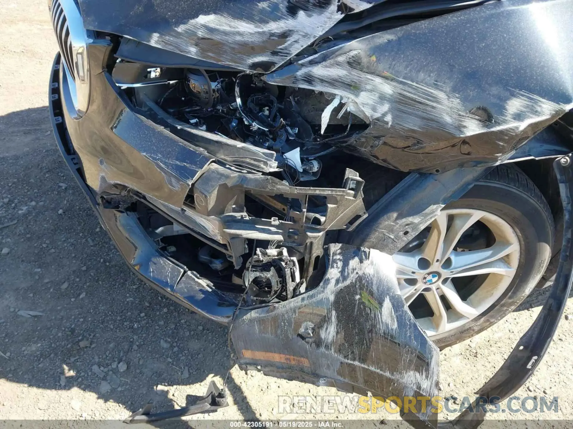 6 Photograph of a damaged car 5UXTY3C09LLU72718 BMW X3 2020