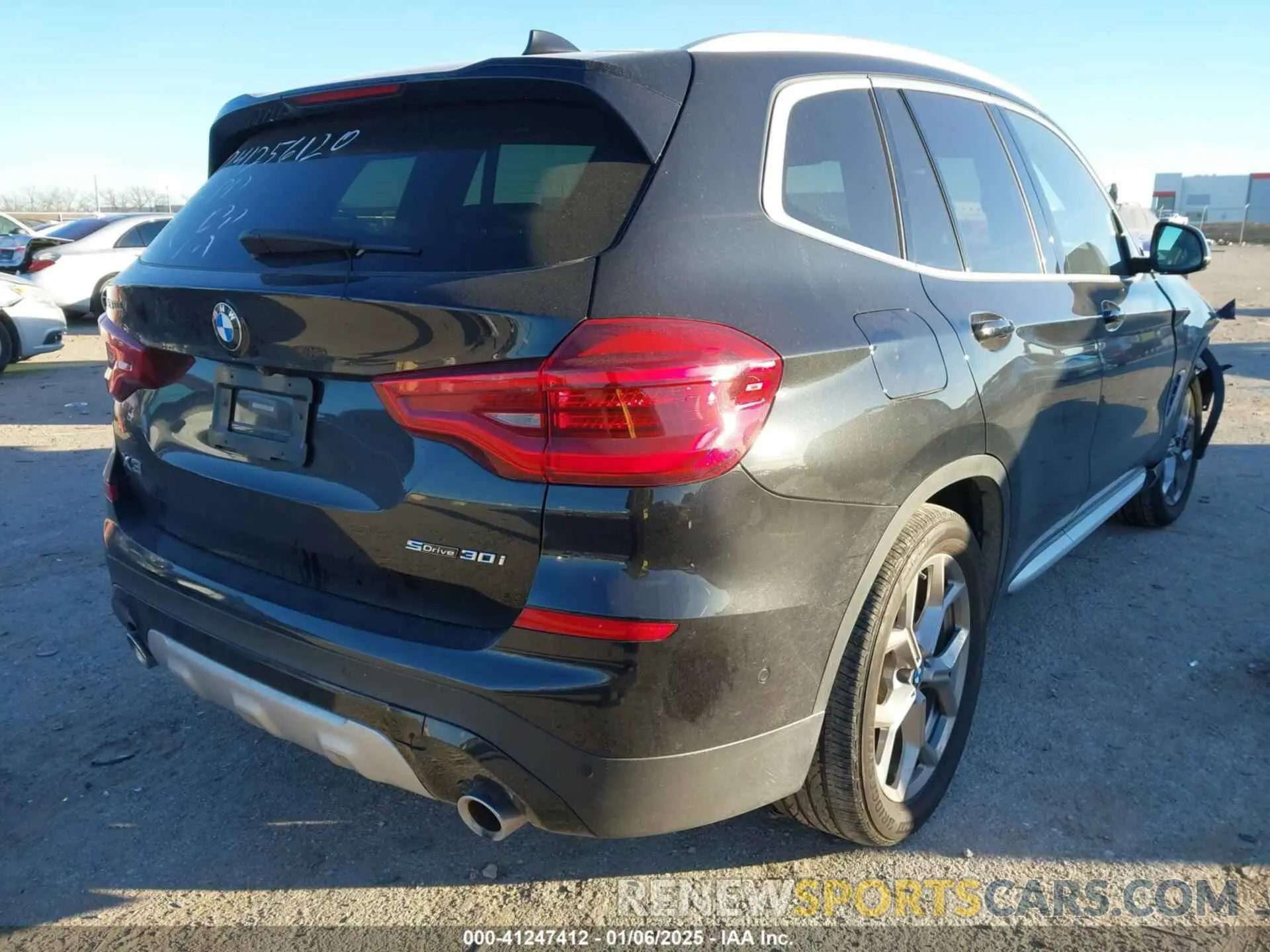 4 Photograph of a damaged car 5UXTY3C0XL9B25530 BMW X3 2020