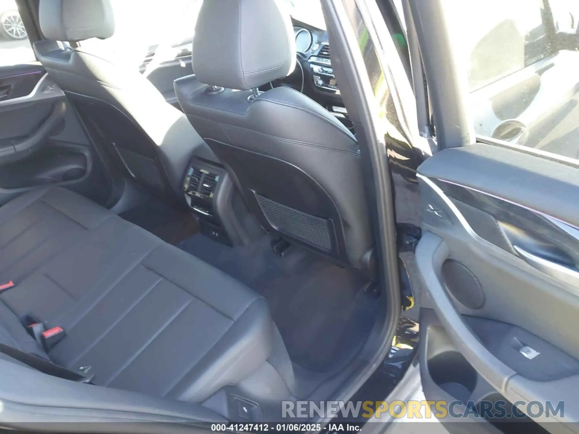 8 Photograph of a damaged car 5UXTY3C0XL9B25530 BMW X3 2020