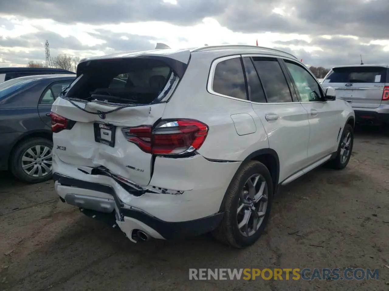 4 Фотография поврежденного автомобиля 5UXTY5C00L9C84990 BMW X3 2020