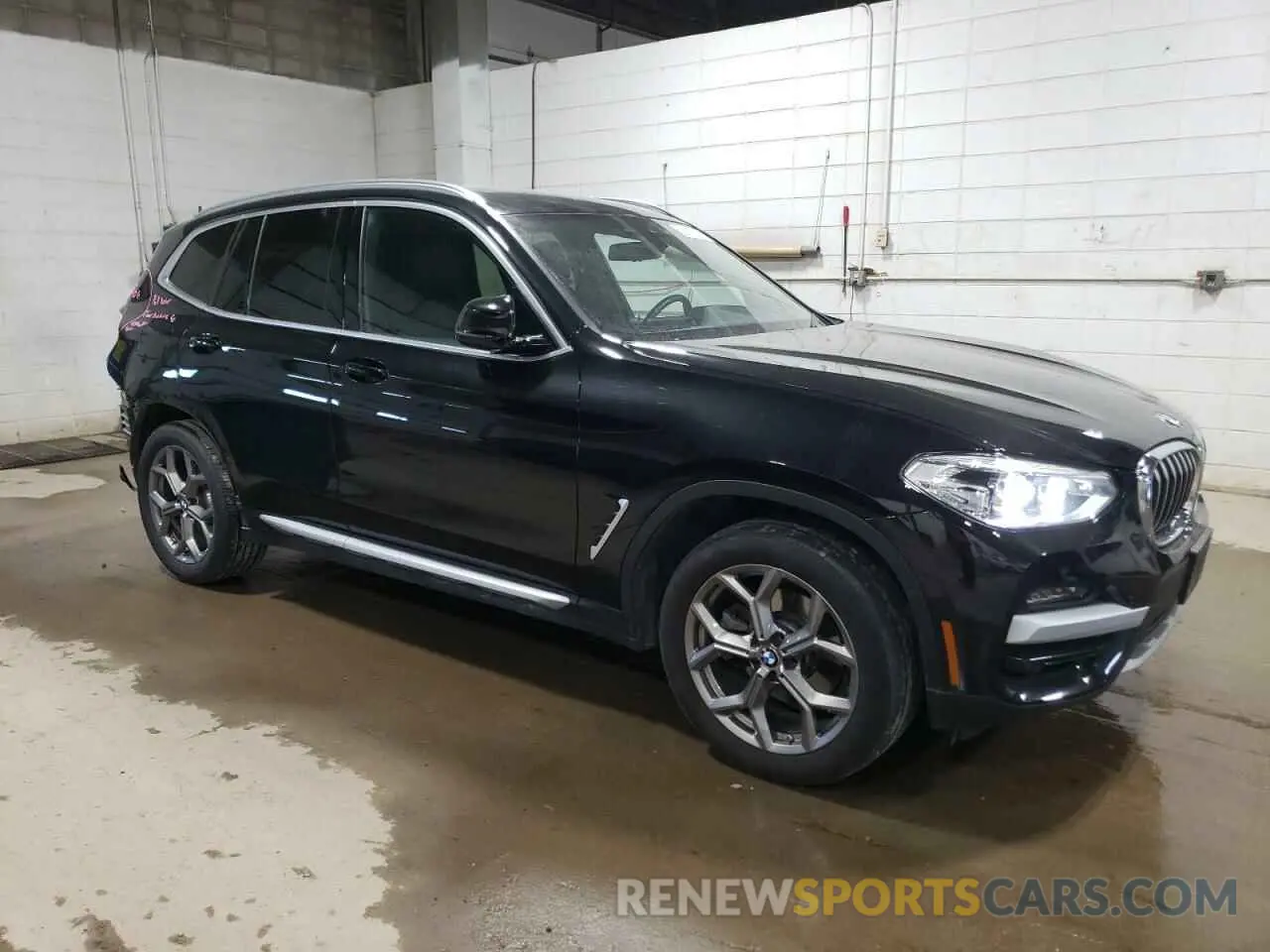 4 Photograph of a damaged car 5UXTY5C01L9D03594 BMW X3 2020