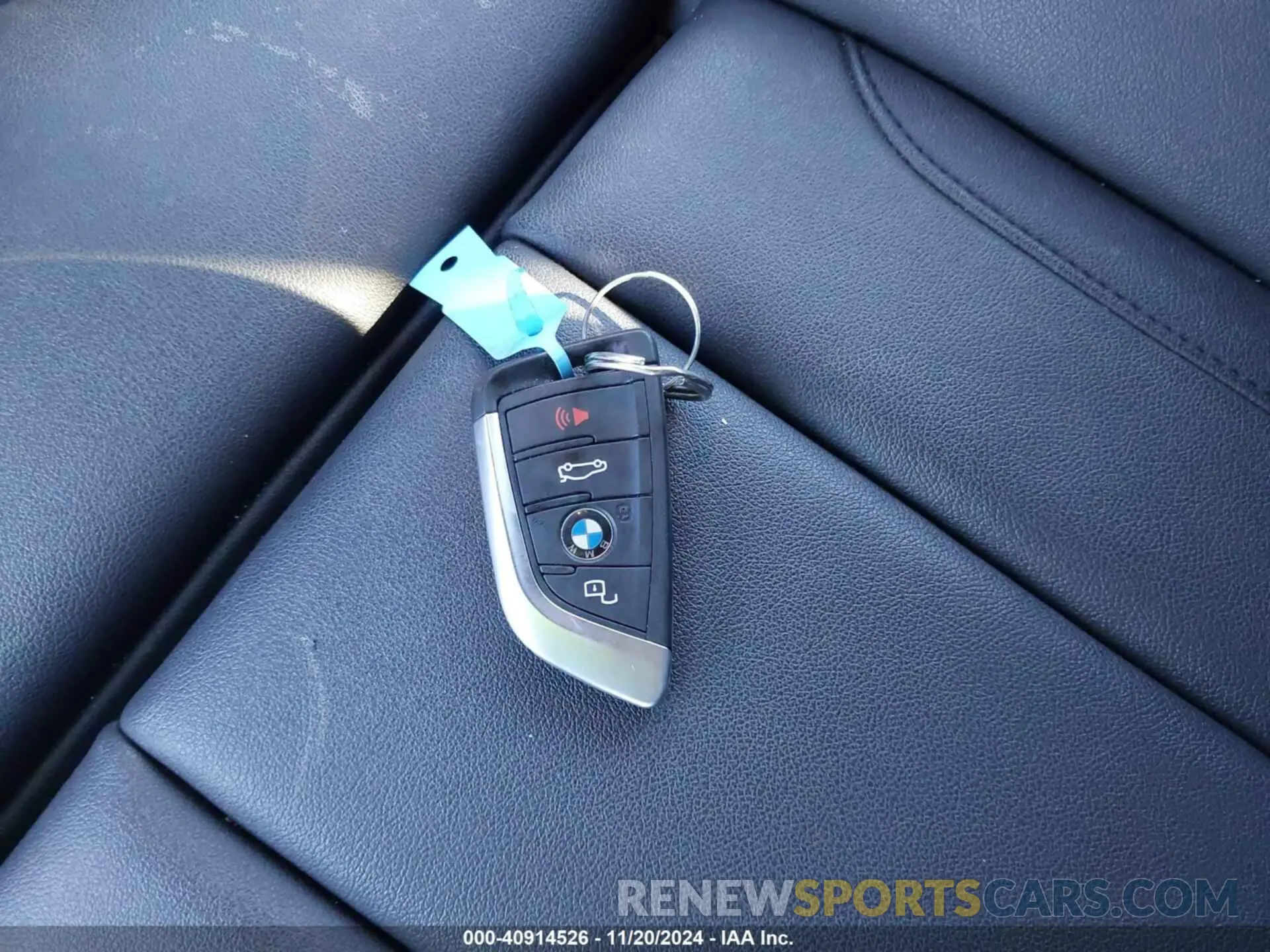 11 Photograph of a damaged car 5UXTY5C02L9D03572 BMW X3 2020