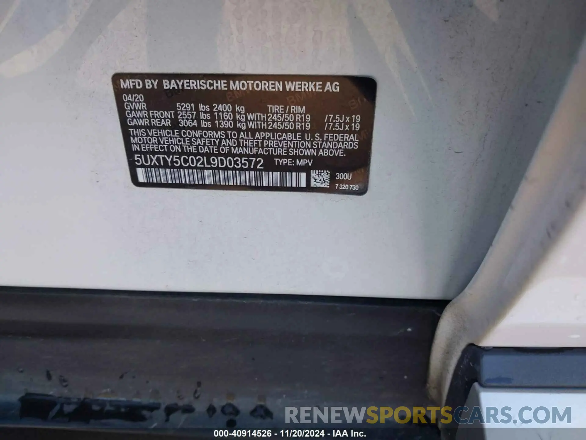 9 Photograph of a damaged car 5UXTY5C02L9D03572 BMW X3 2020