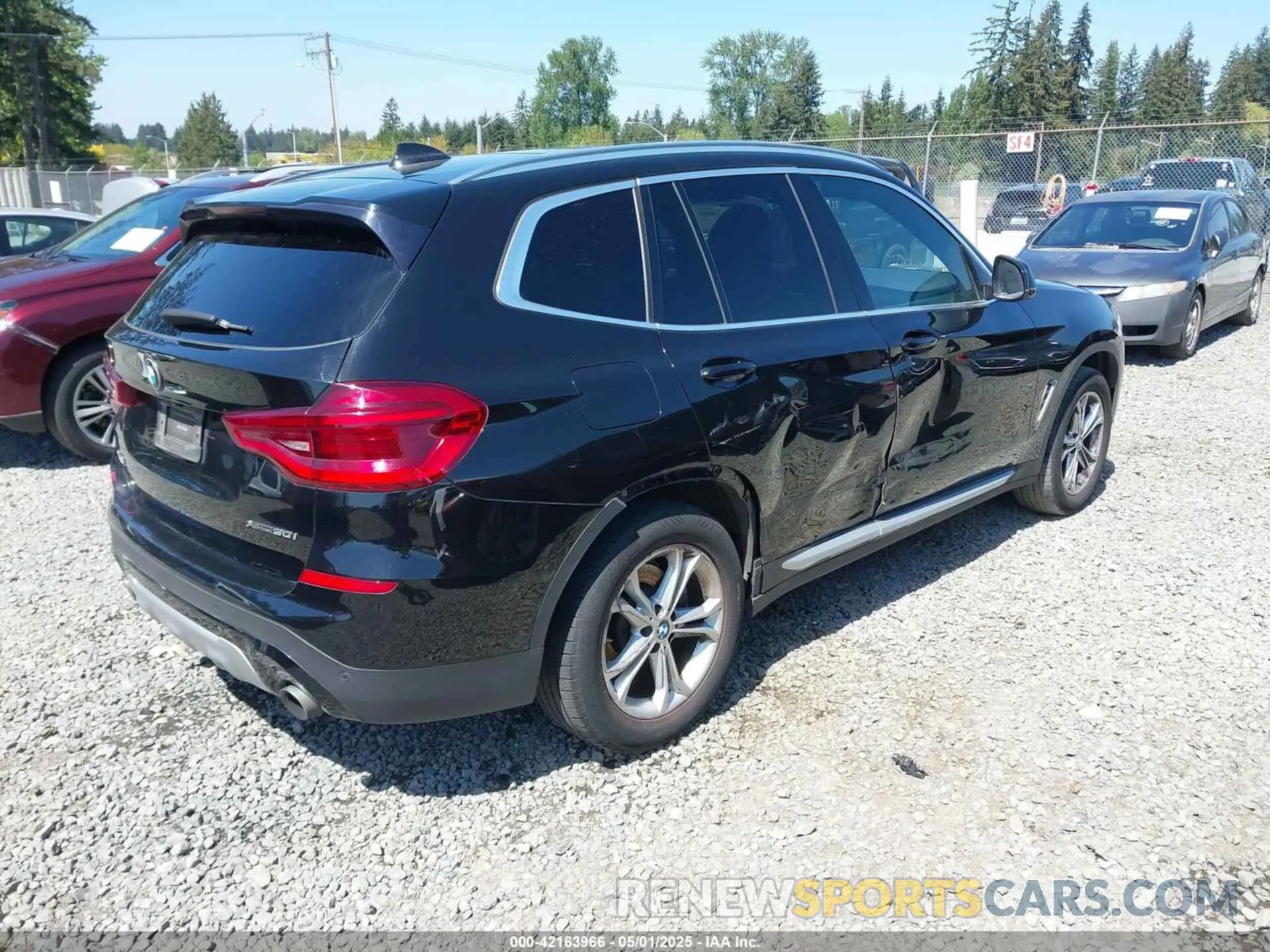 4 Photograph of a damaged car 5UXTY5C02LLT36913 BMW X3 2020