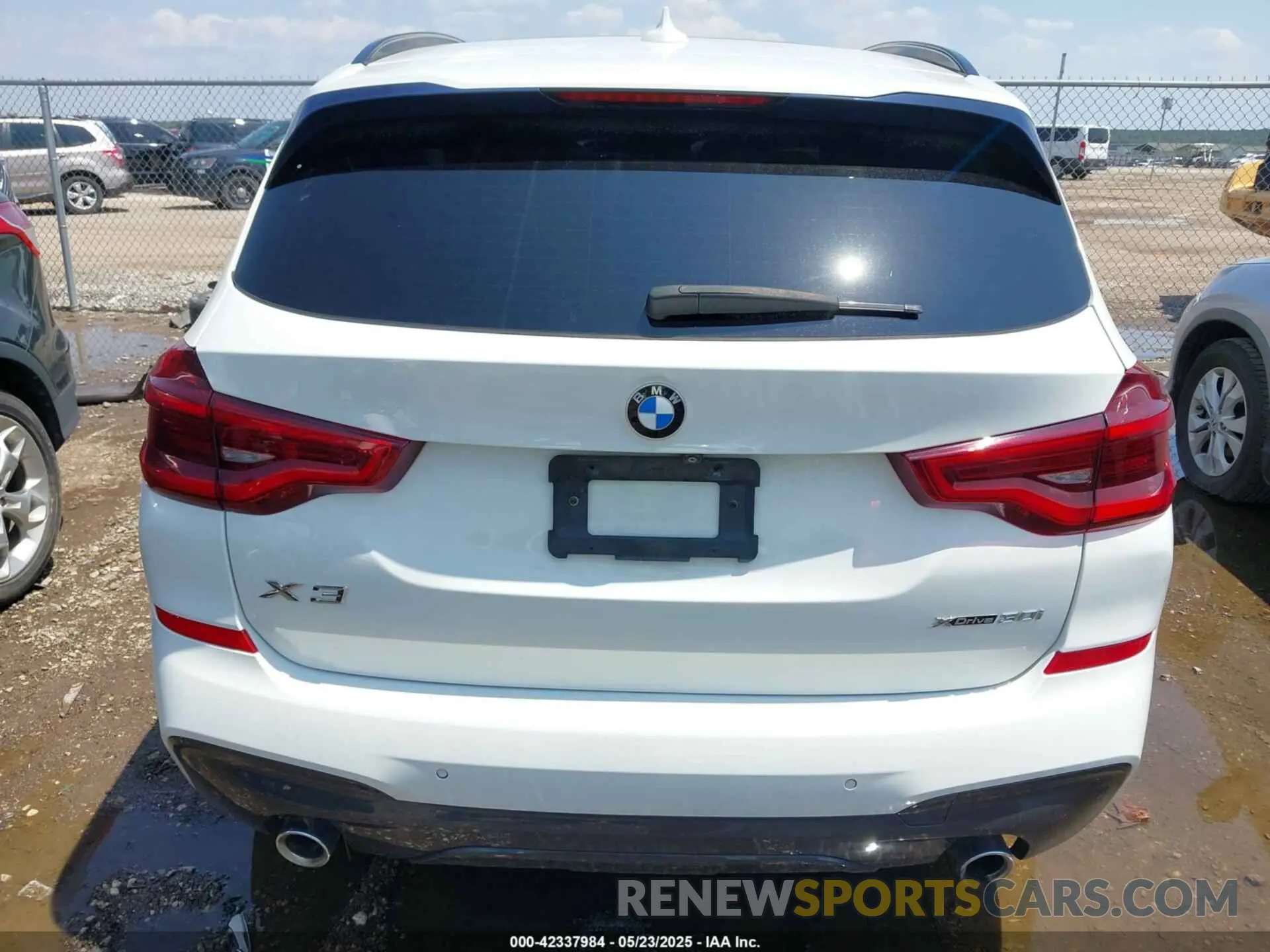 15 Photograph of a damaged car 5UXTY5C03L9B70109 BMW X3 2020