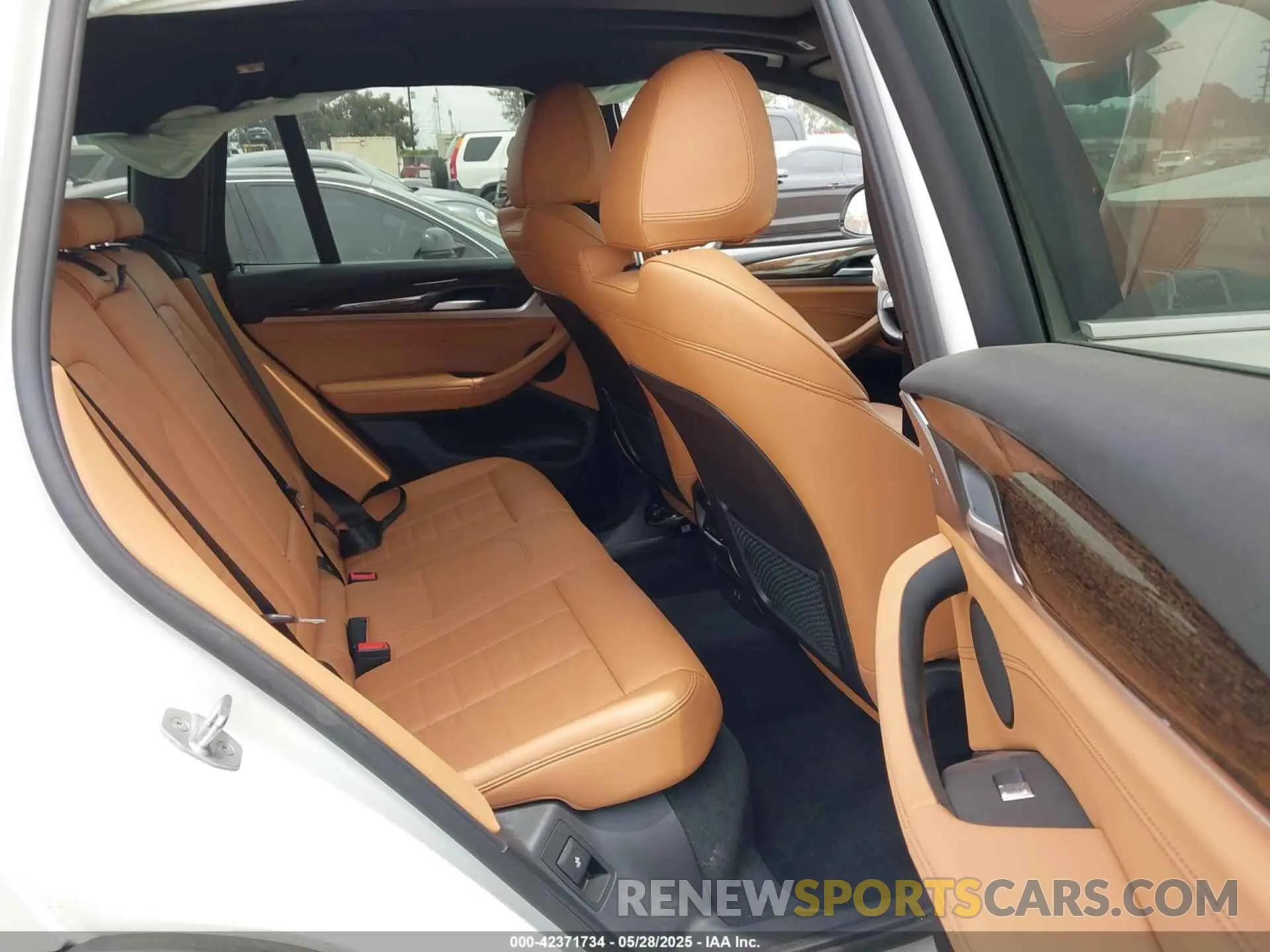 8 Photograph of a damaged car 5UXTY5C04L9C48154 BMW X3 2020