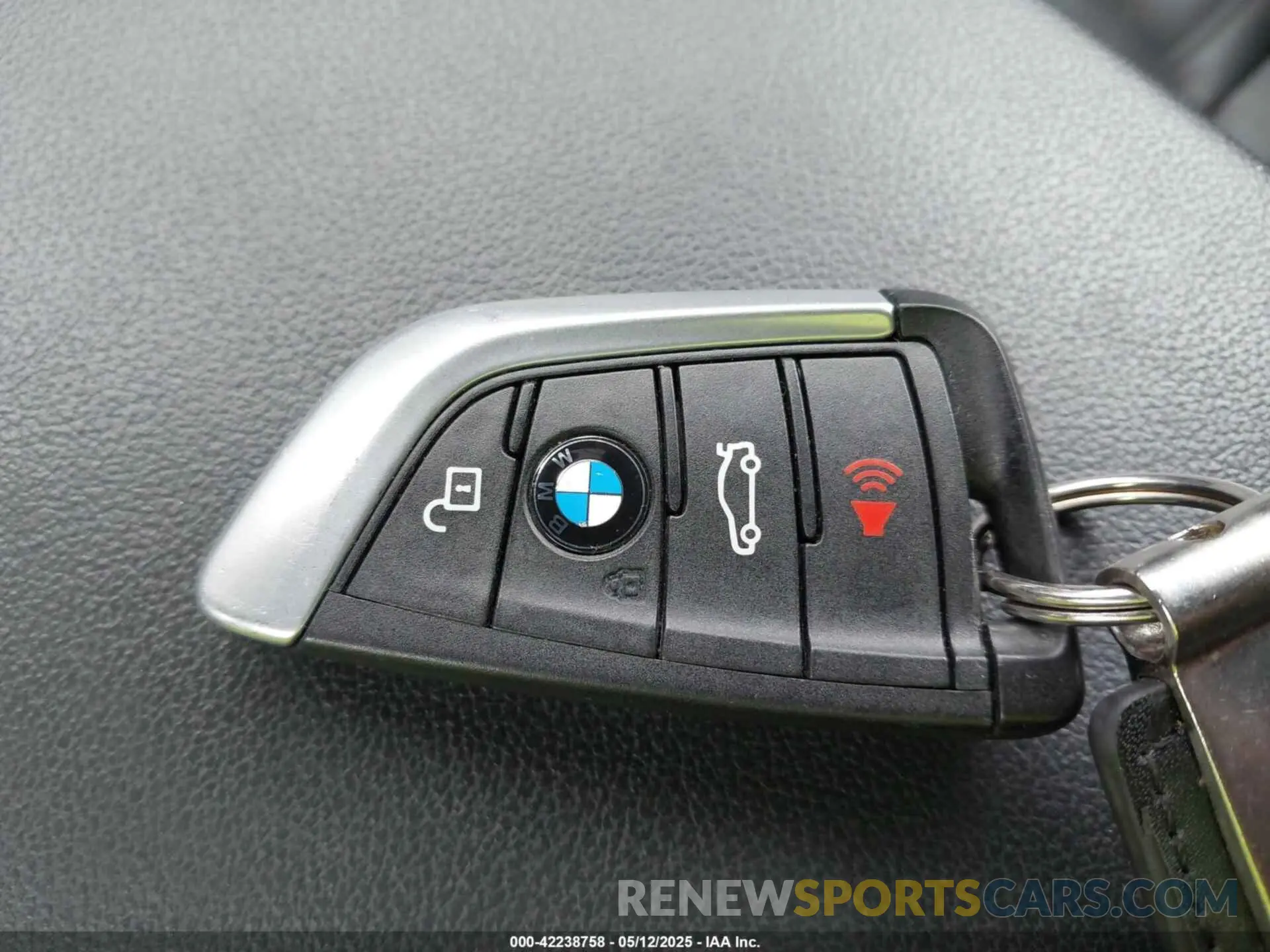 11 Photograph of a damaged car 5UXTY5C05L9B55188 BMW X3 2020