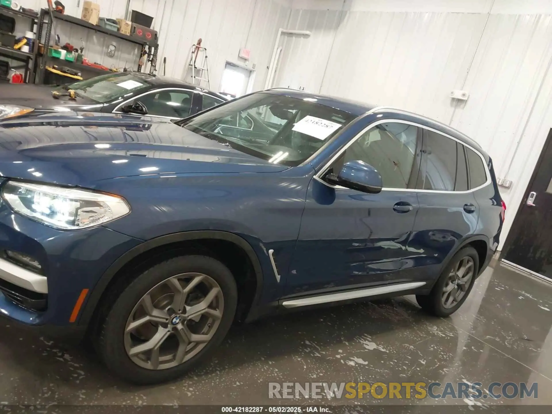 14 Photograph of a damaged car 5UXTY5C05L9B65106 BMW X3 2020