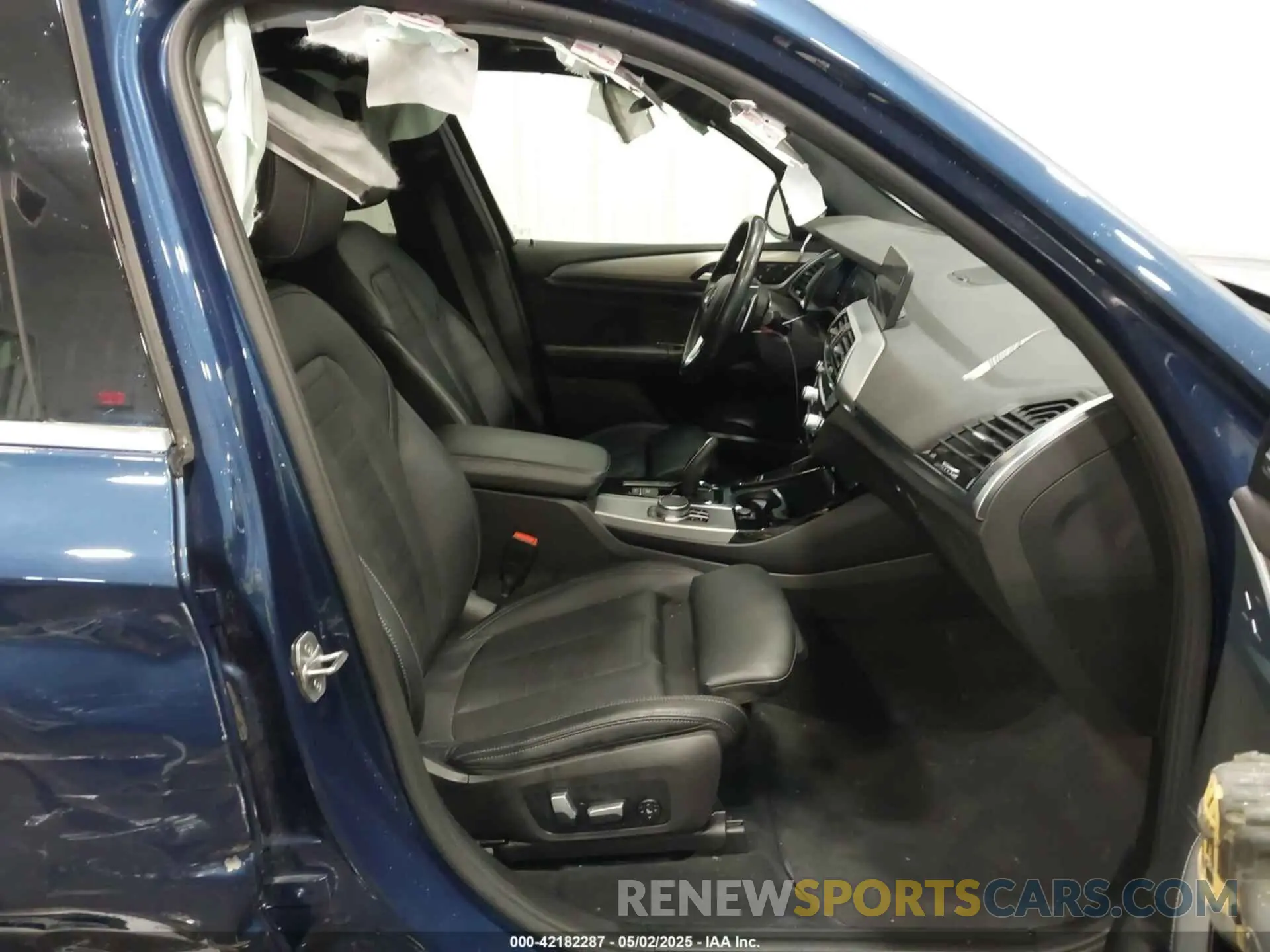 5 Photograph of a damaged car 5UXTY5C05L9B65106 BMW X3 2020