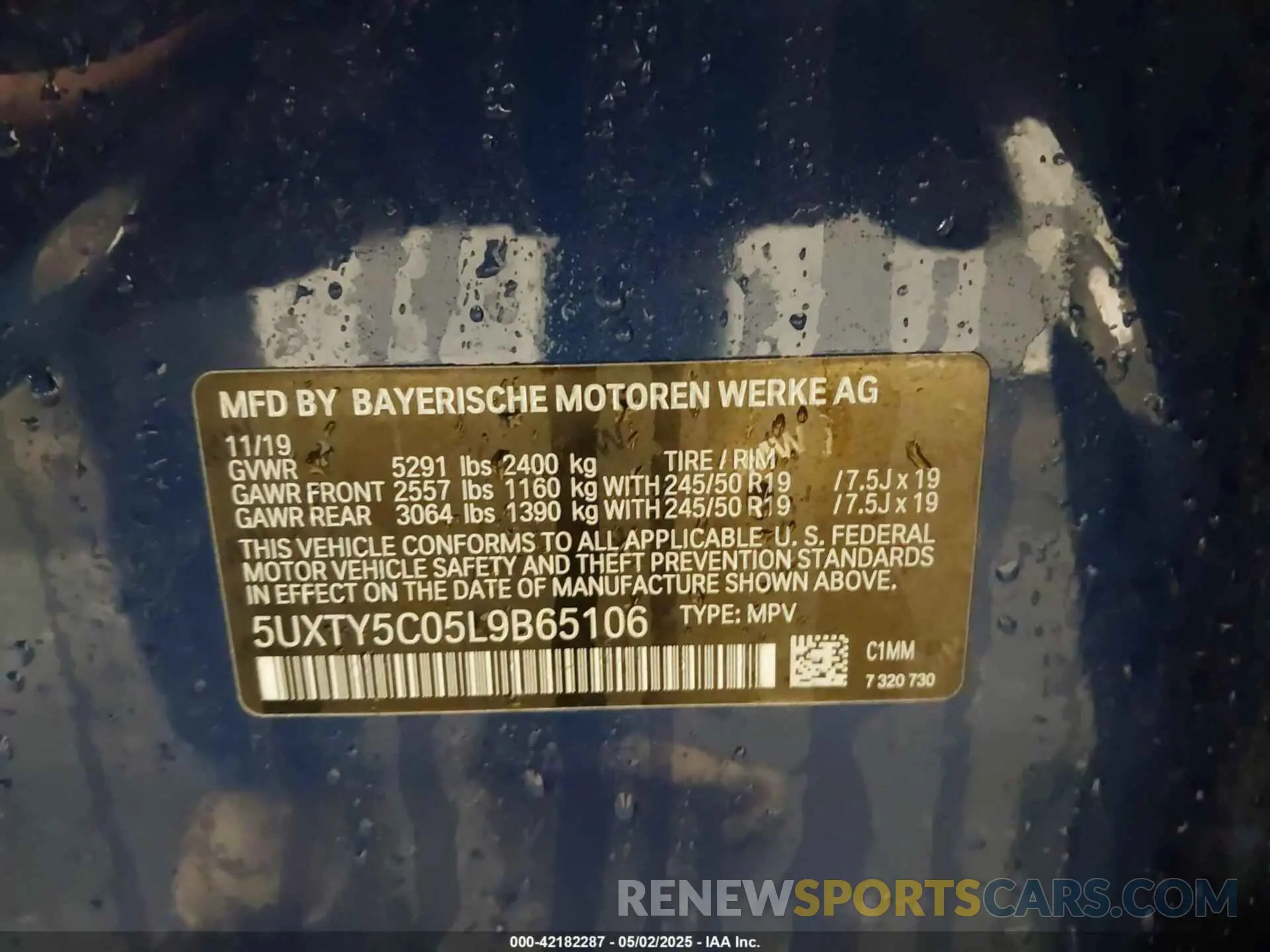 9 Photograph of a damaged car 5UXTY5C05L9B65106 BMW X3 2020
