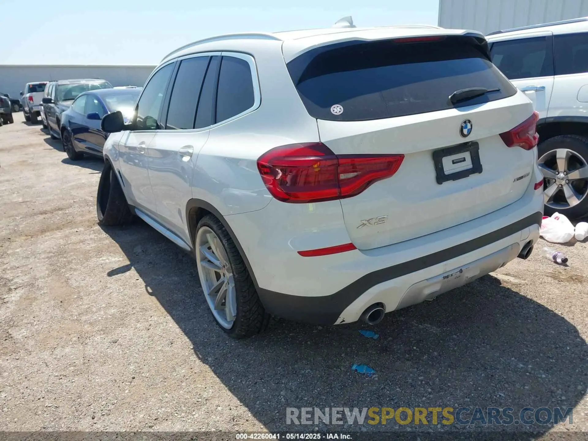 3 Photograph of a damaged car 5UXTY5C08LLT32154 BMW X3 2020