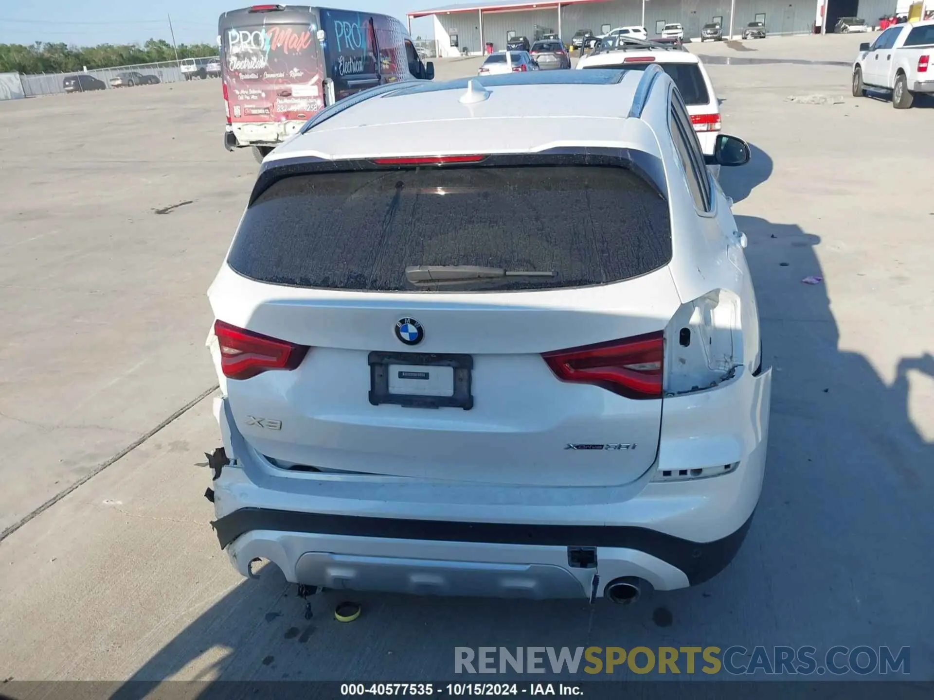 17 Photograph of a damaged car 5UXTY5C08LLT38522 BMW X3 2020