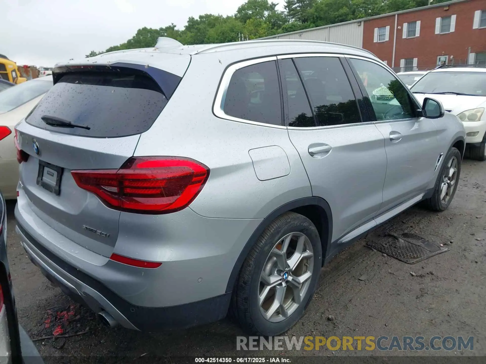 4 Фотография поврежденного автомобиля 5UXTY5C09L9B36689 BMW X3 2020