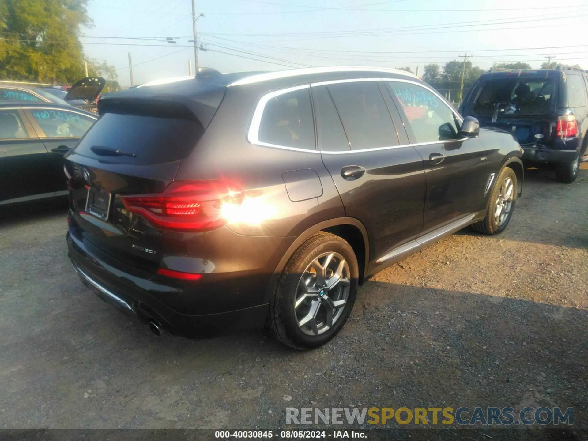 4 Photograph of a damaged car 5UXTY5C09L9D66653 BMW X3 2020
