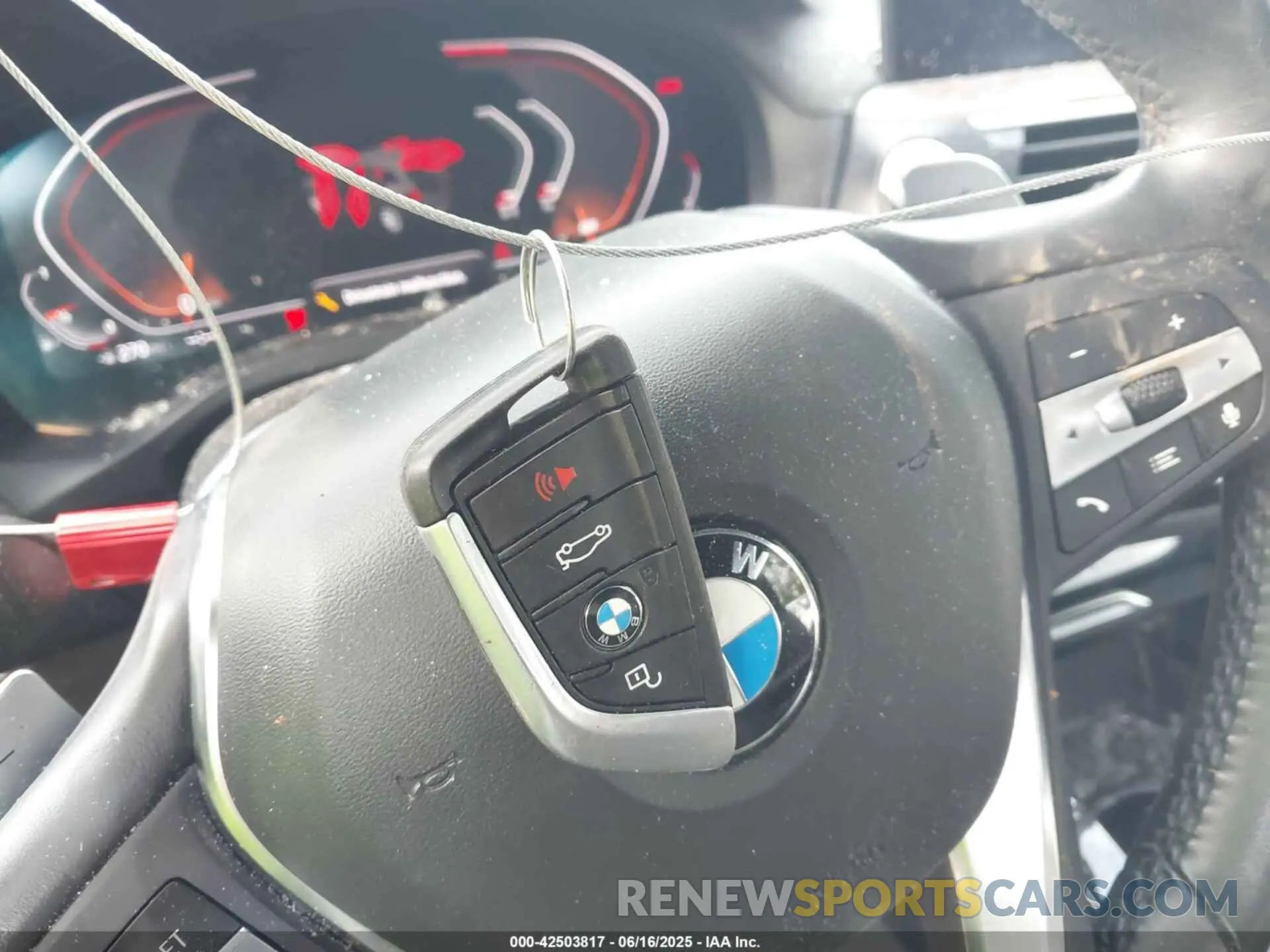 11 Photograph of a damaged car 5UXTY5C09LLE58039 BMW X3 2020