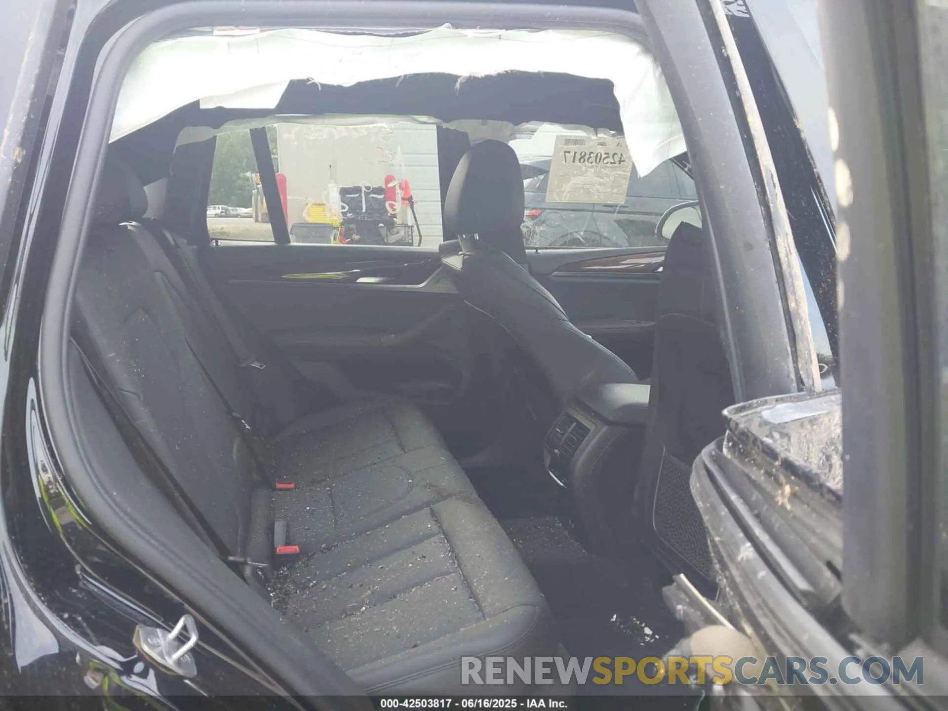8 Photograph of a damaged car 5UXTY5C09LLE58039 BMW X3 2020