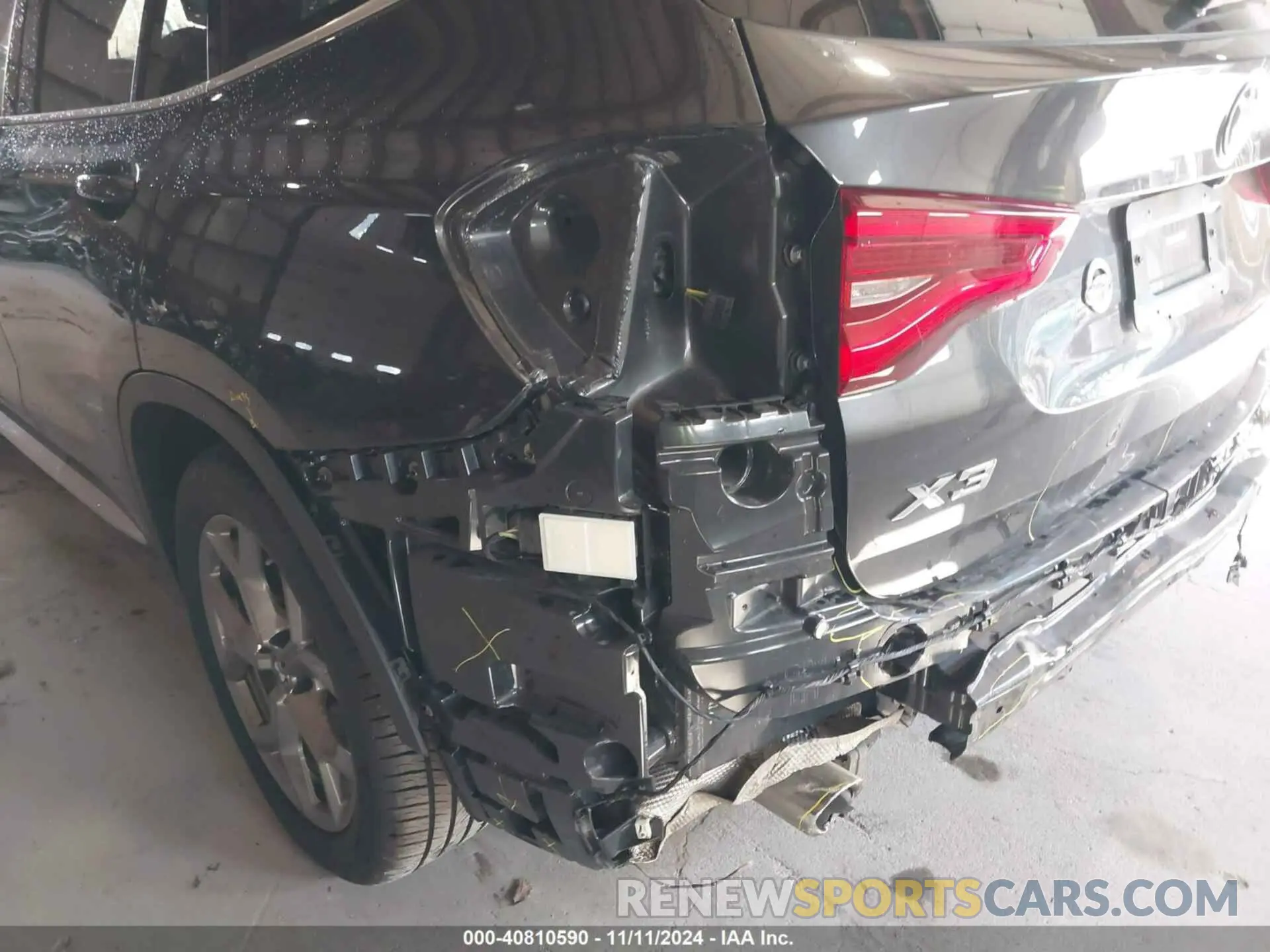 18 Photograph of a damaged car 5UXTY5C0XL9C64620 BMW X3 2020