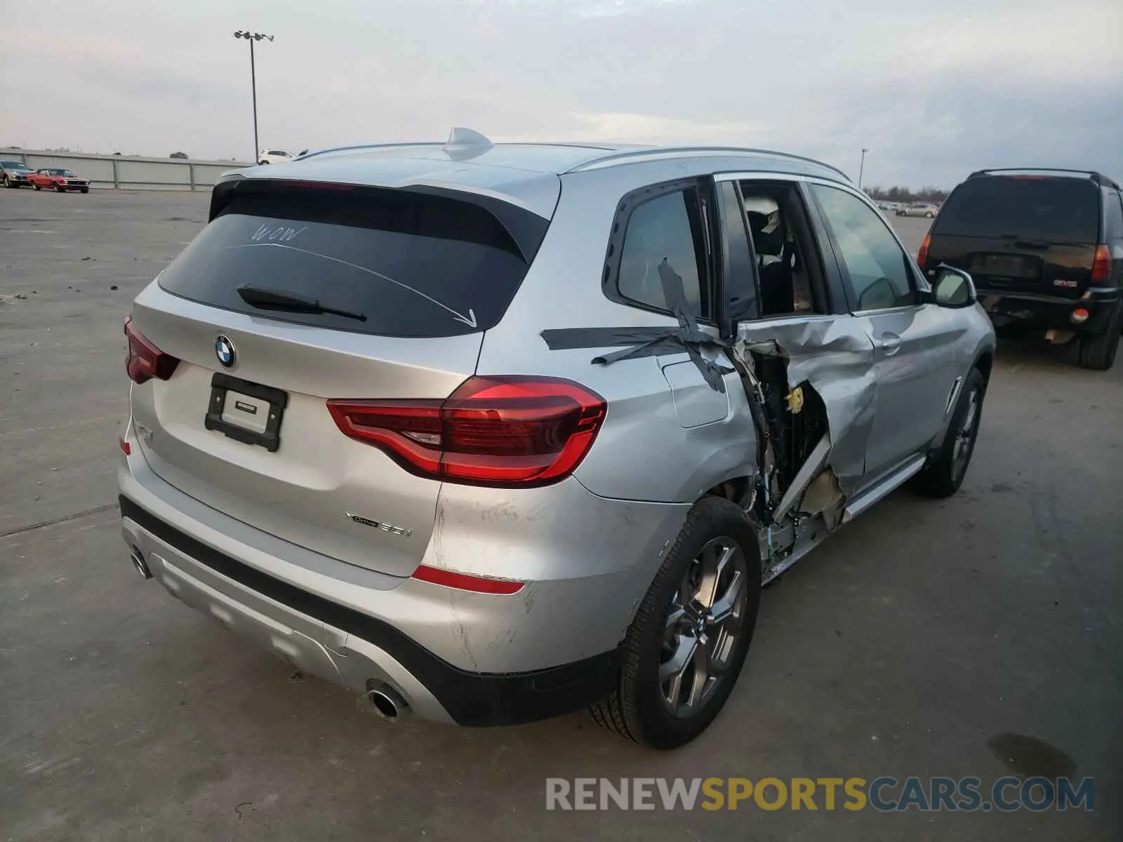 4 Photograph of a damaged car 5UXTY5C0XL9C84799 BMW X3 2020