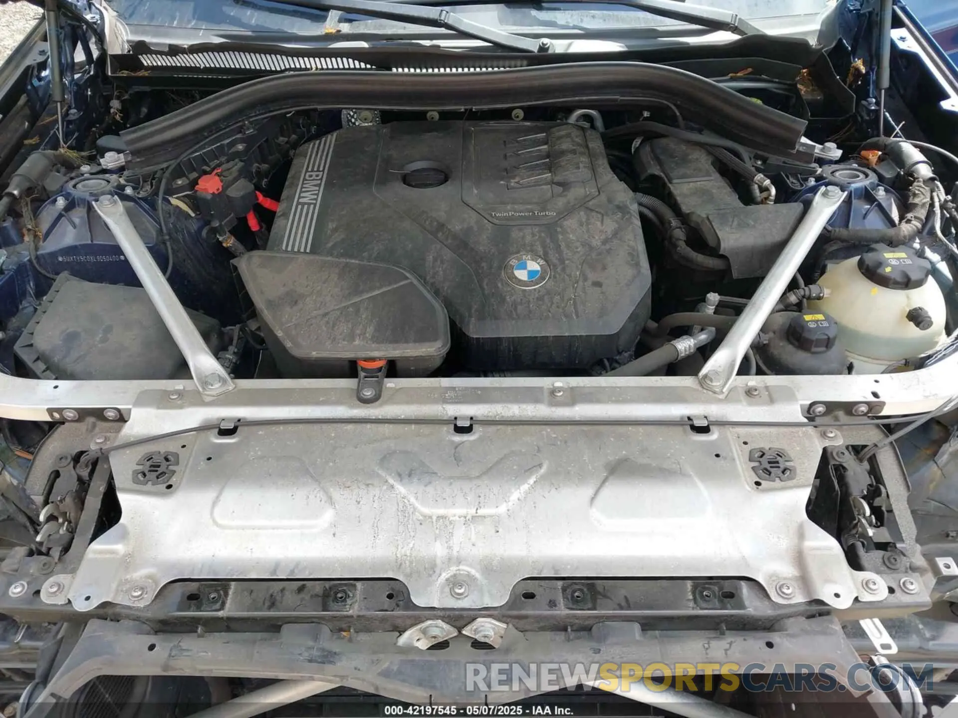 10 Photograph of a damaged car 5UXTY5C0XL9D50400 BMW X3 2020