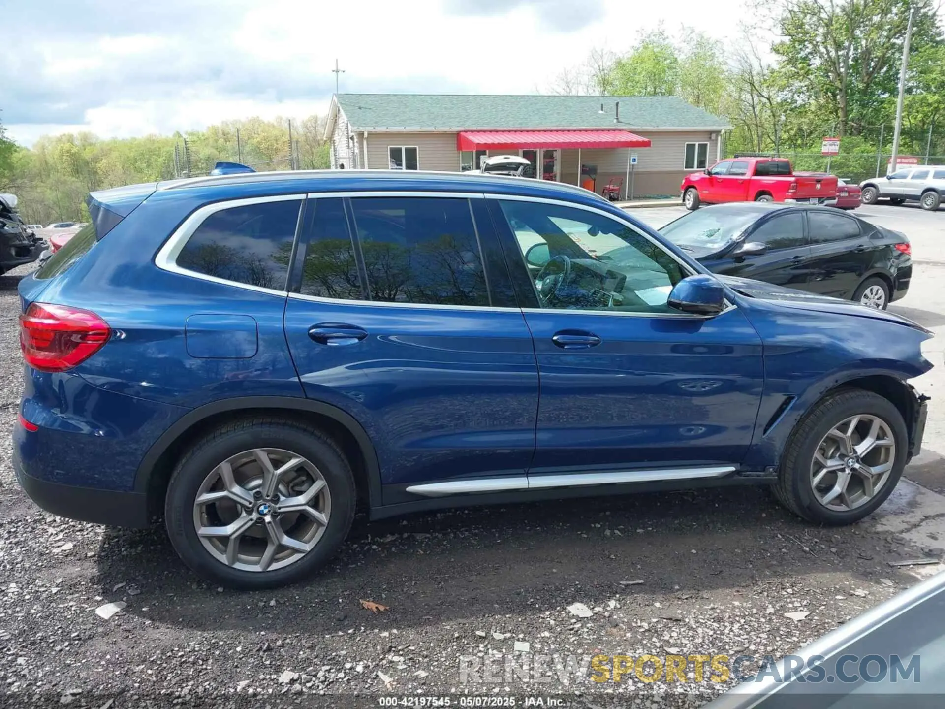 13 Photograph of a damaged car 5UXTY5C0XL9D50400 BMW X3 2020