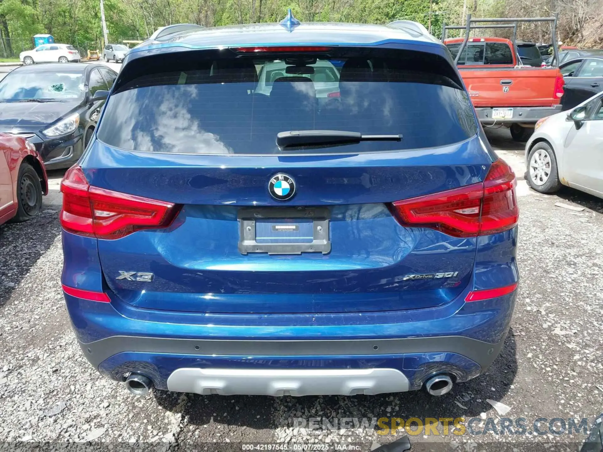 16 Photograph of a damaged car 5UXTY5C0XL9D50400 BMW X3 2020