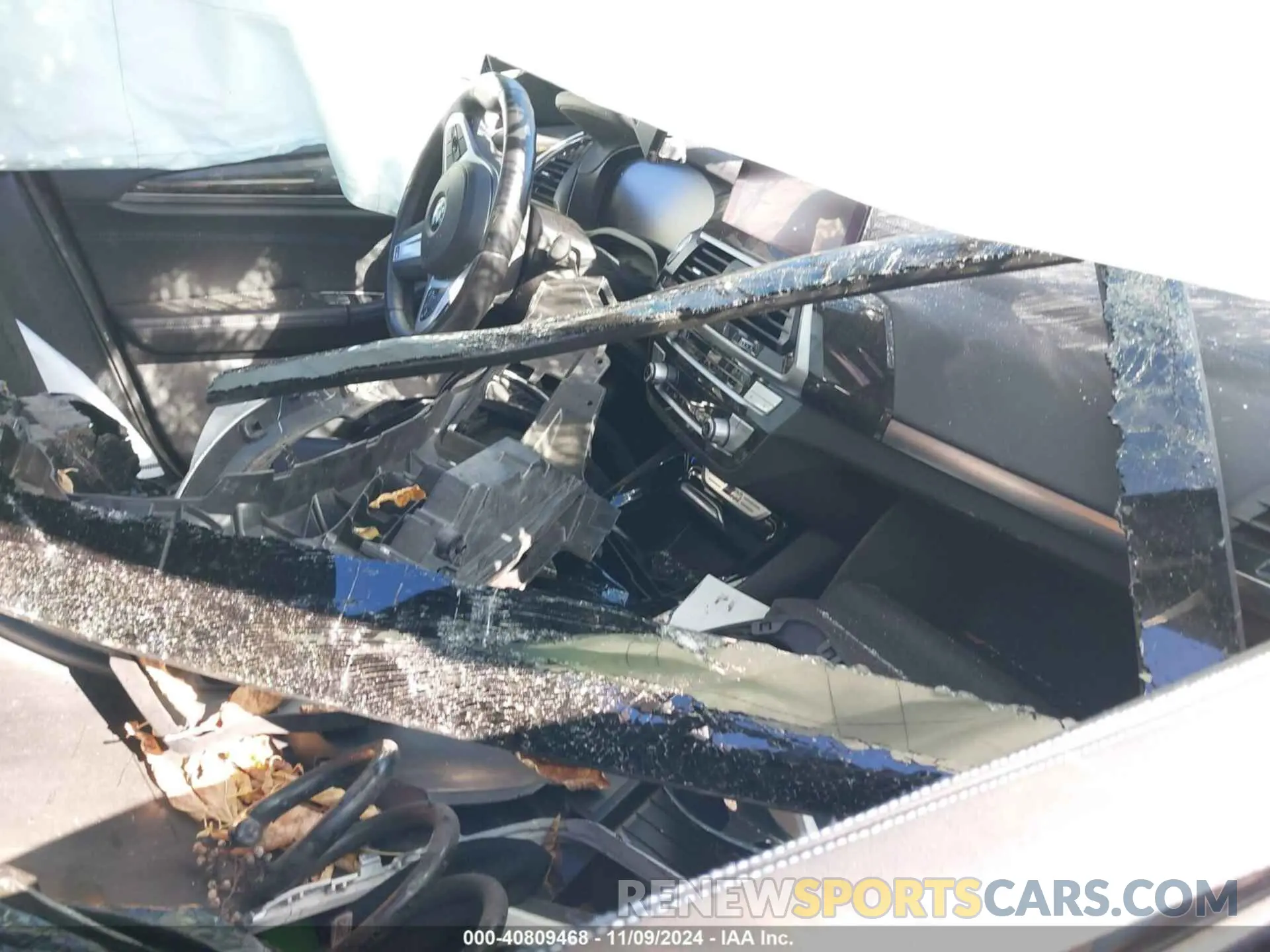 5 Photograph of a damaged car 5UXTY9C07LL304627 BMW X3 2020