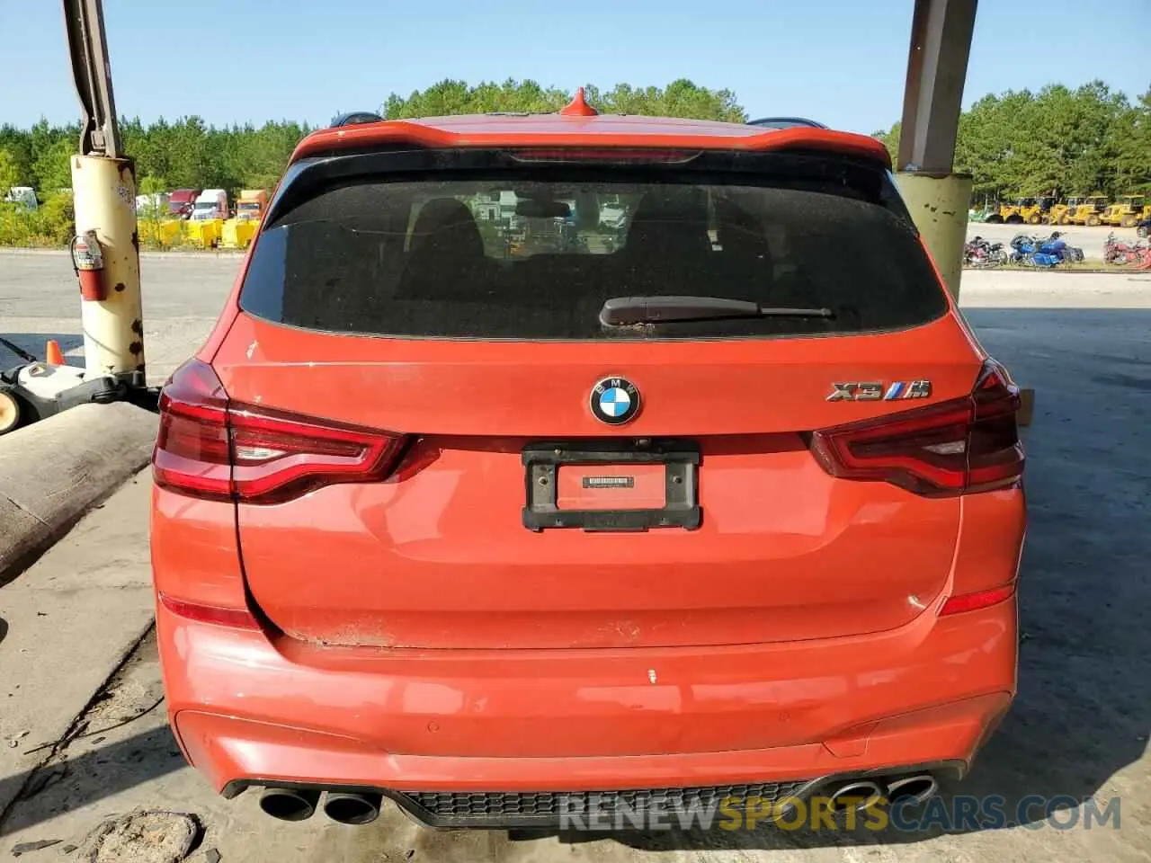 6 Photograph of a damaged car 5YMTS0C04LLT10617 BMW X3 2020