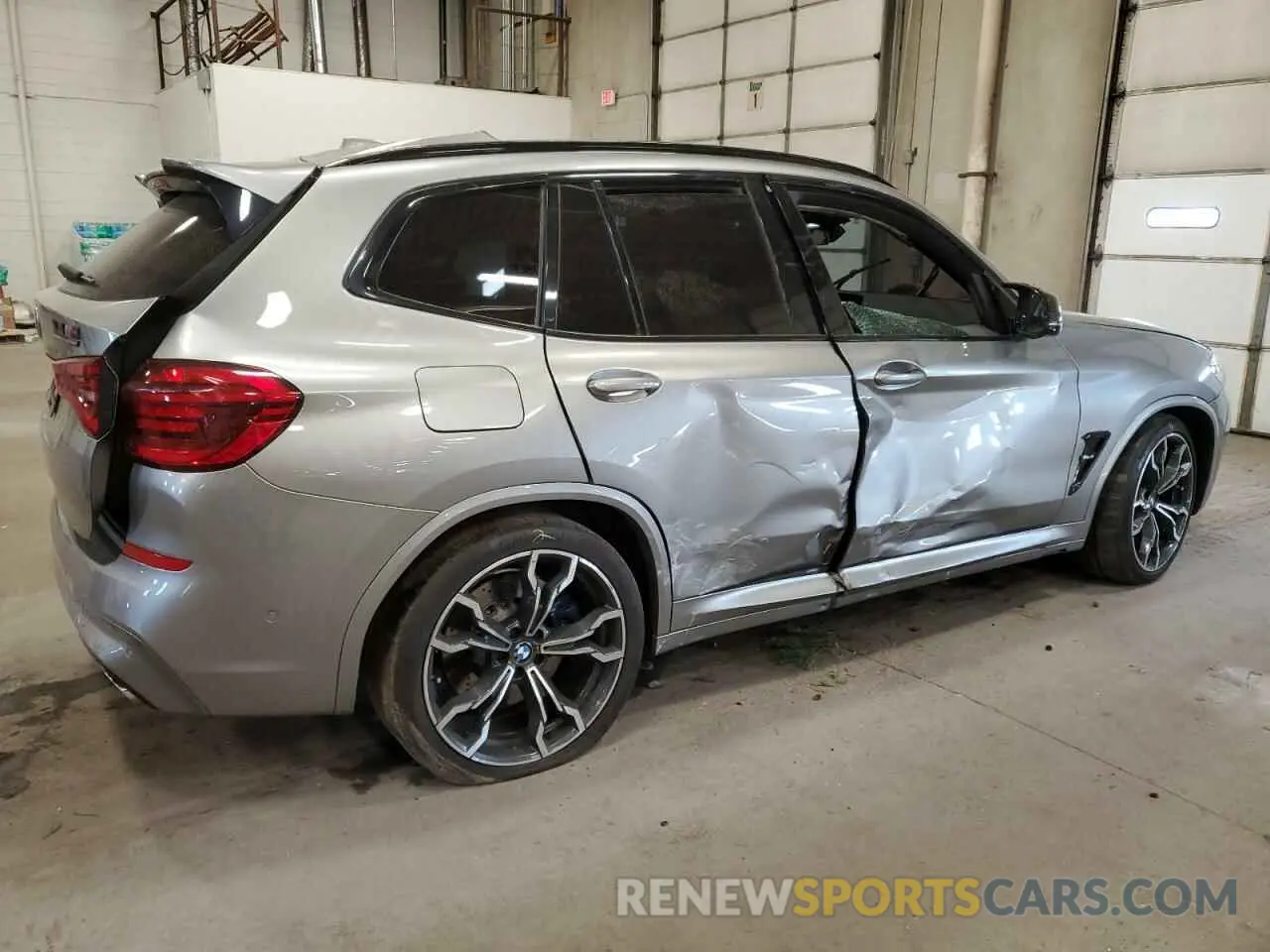 3 Photograph of a damaged car 5YMTS0C07L9B29768 BMW X3 2020