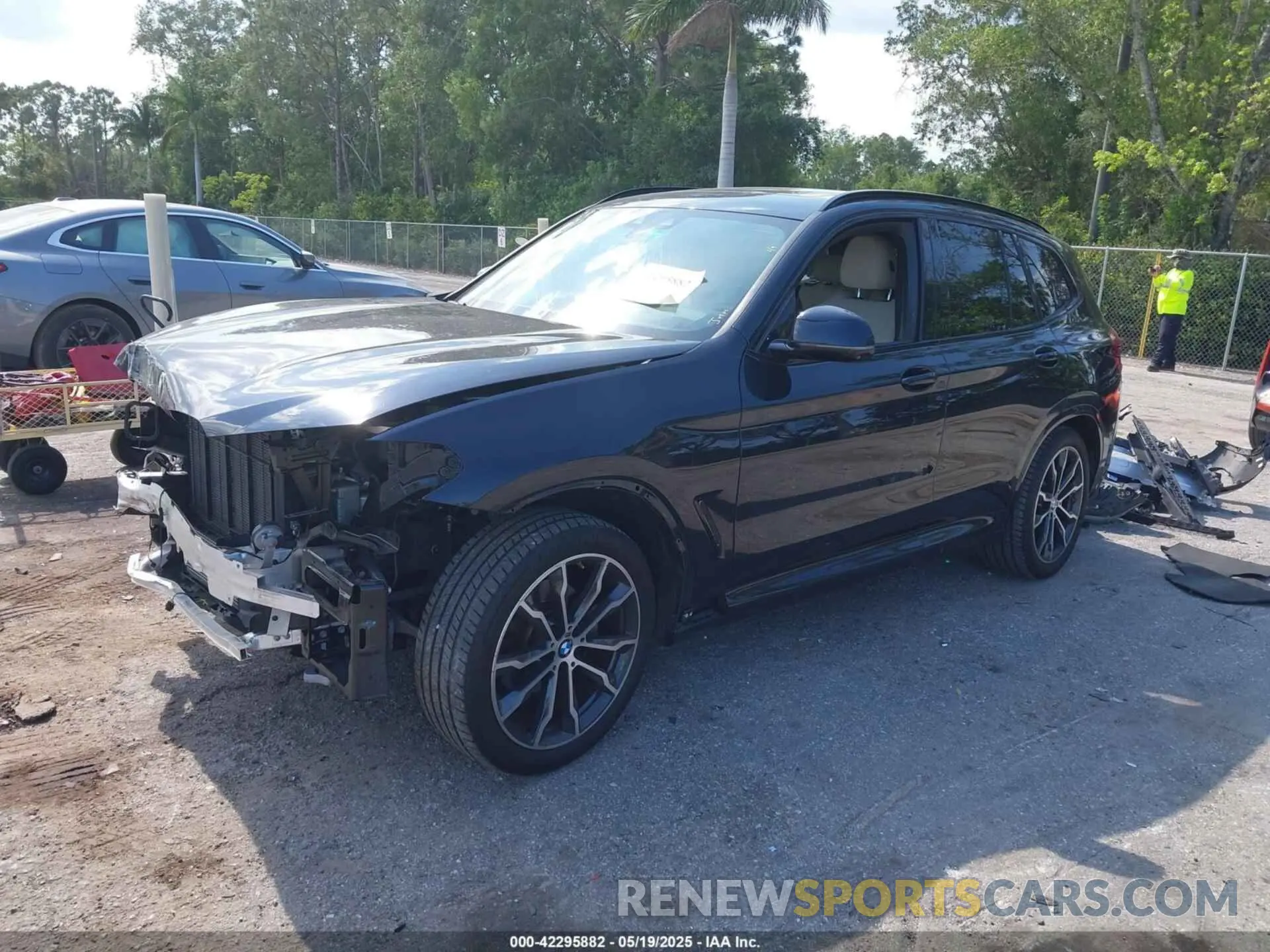 2 Photograph of a damaged car 5UXTY3C00M9G70296 BMW X3 2021