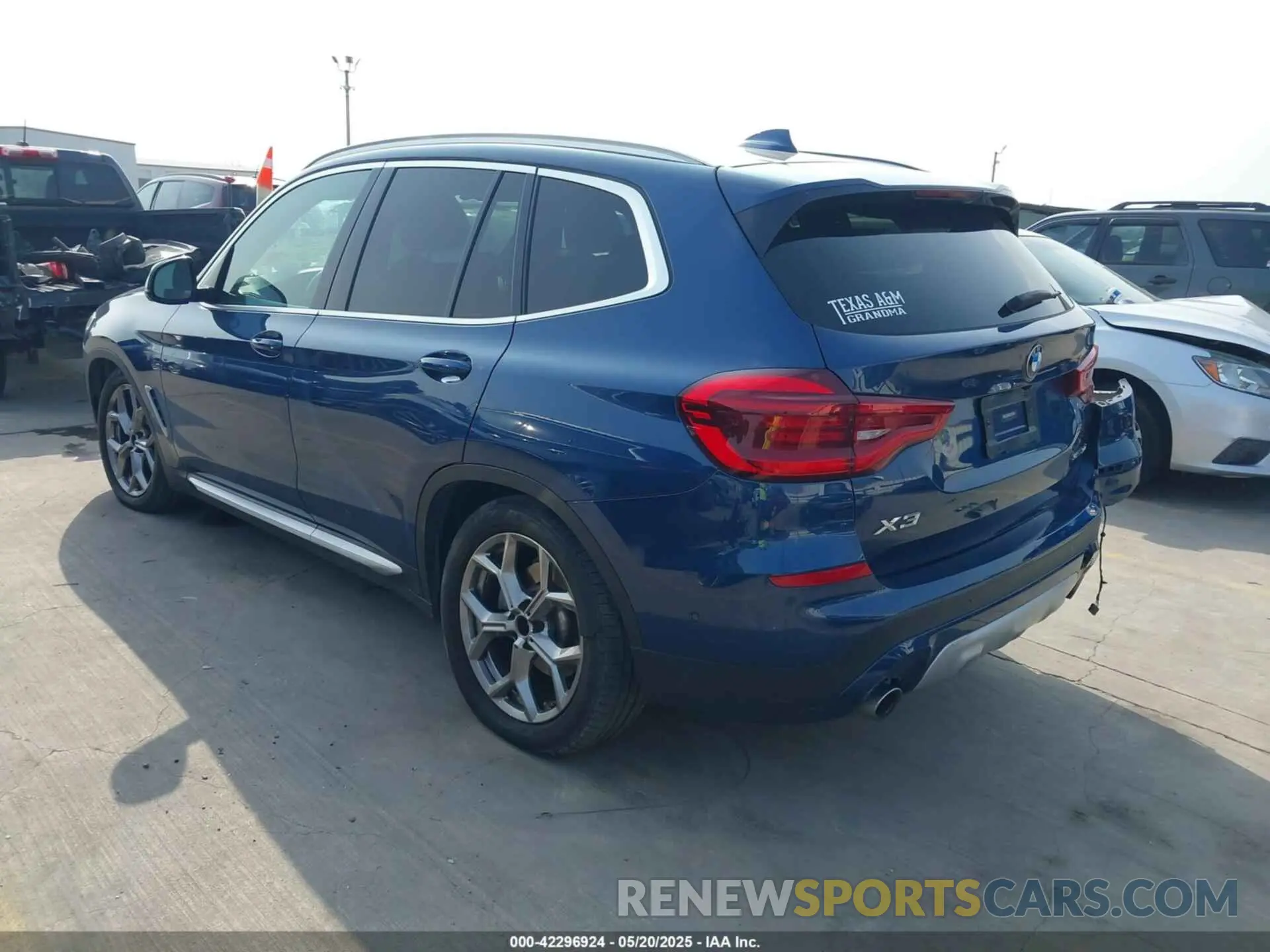 3 Photograph of a damaged car 5UXTY3C01M9F26580 BMW X3 2021