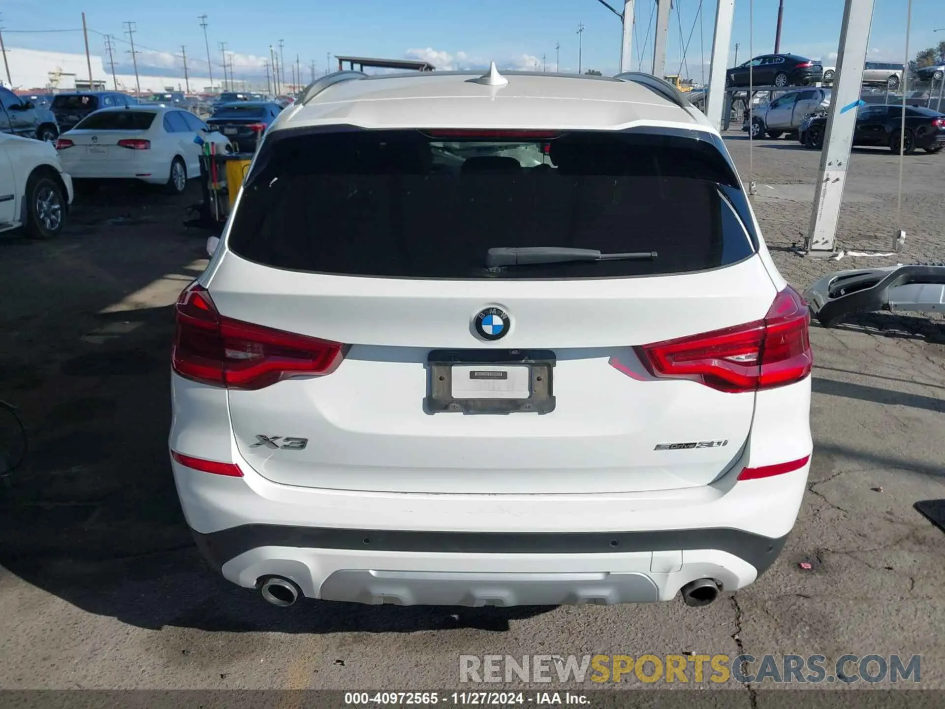 17 Photograph of a damaged car 5UXTY3C01M9G15095 BMW X3 2021