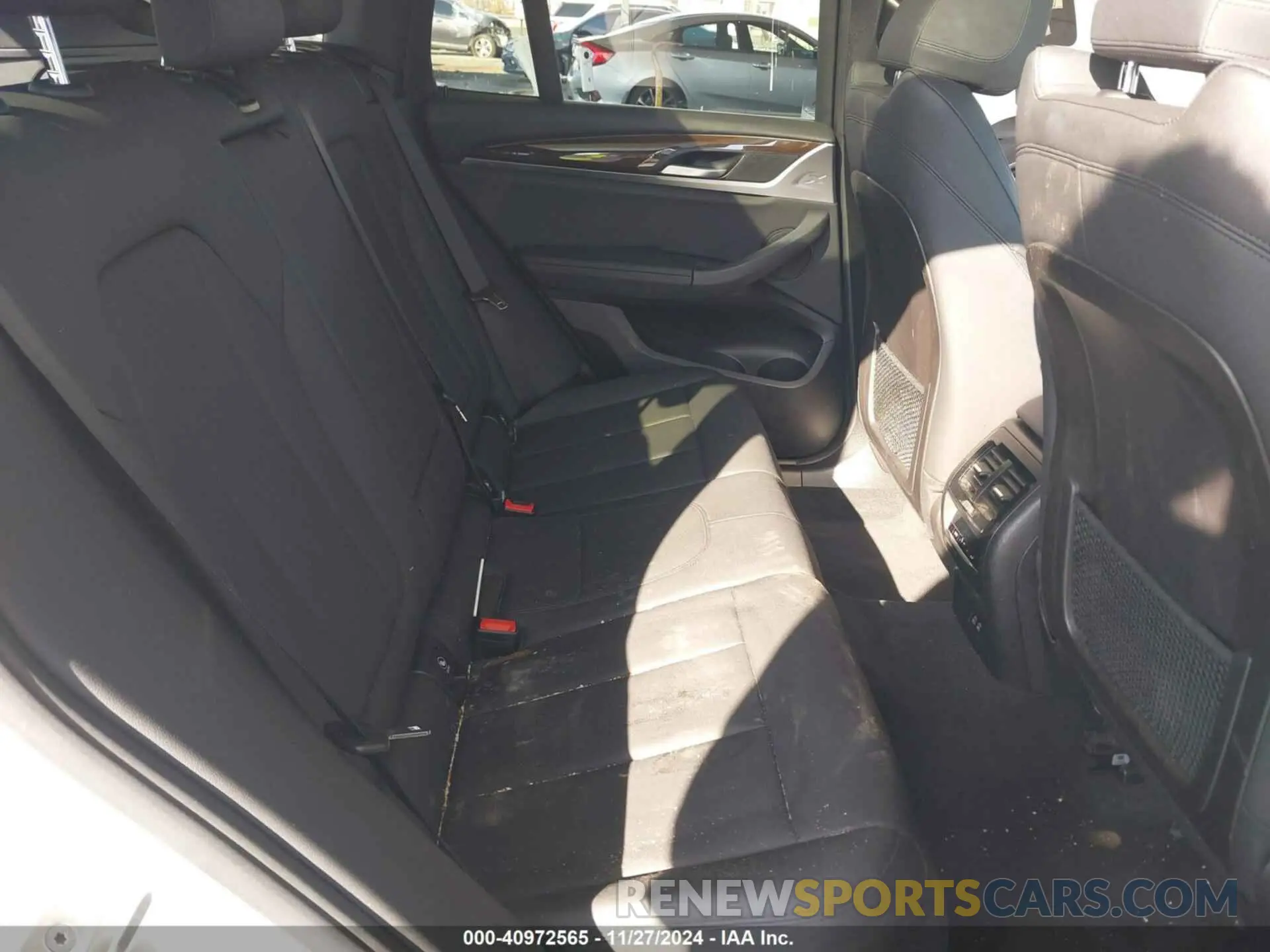 8 Photograph of a damaged car 5UXTY3C01M9G15095 BMW X3 2021