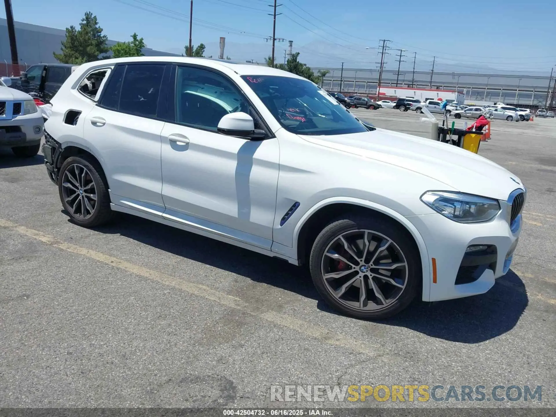 1 Photograph of a damaged car 5UXTY3C02M9E16301 BMW X3 2021