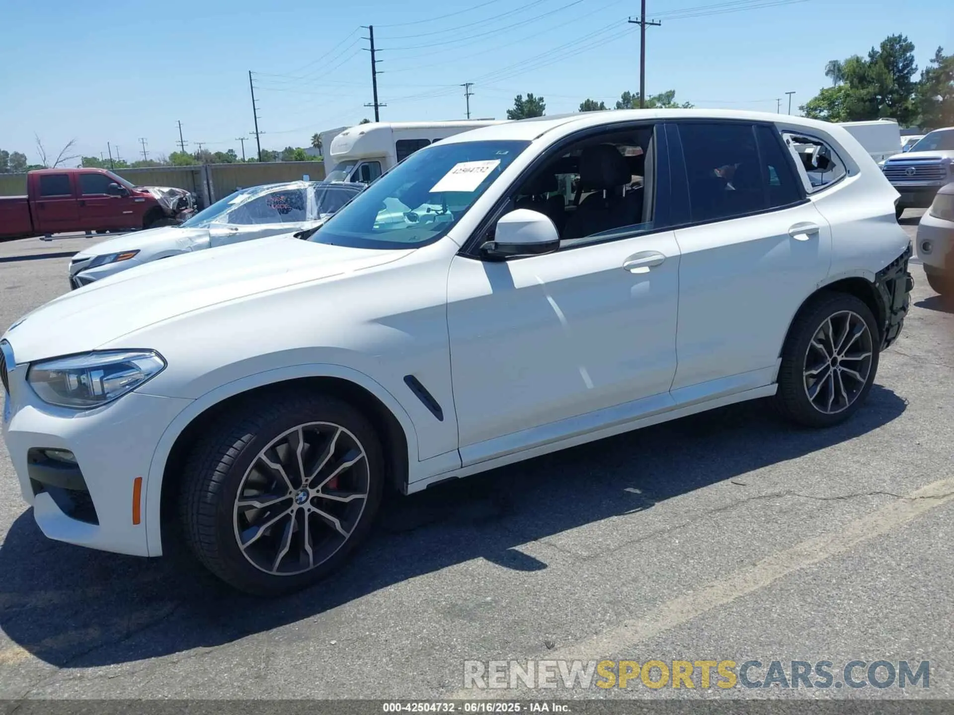 2 Photograph of a damaged car 5UXTY3C02M9E16301 BMW X3 2021