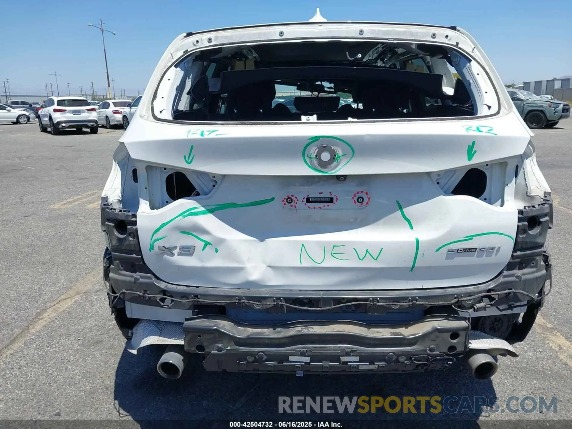 6 Photograph of a damaged car 5UXTY3C02M9E16301 BMW X3 2021
