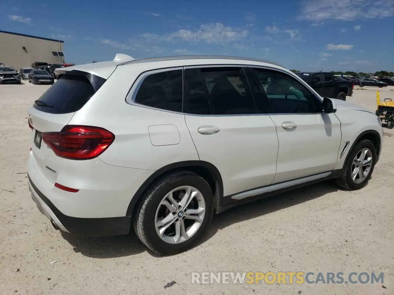 3 Photograph of a damaged car 5UXTY3C02M9E76689 BMW X3 2021