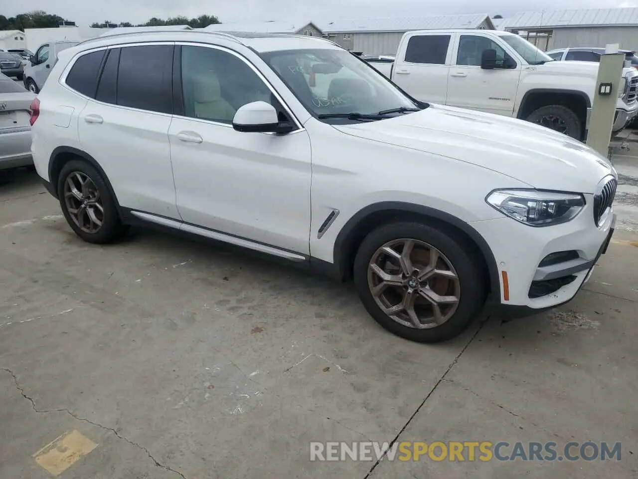 4 Photograph of a damaged car 5UXTY3C02M9G76133 BMW X3 2021