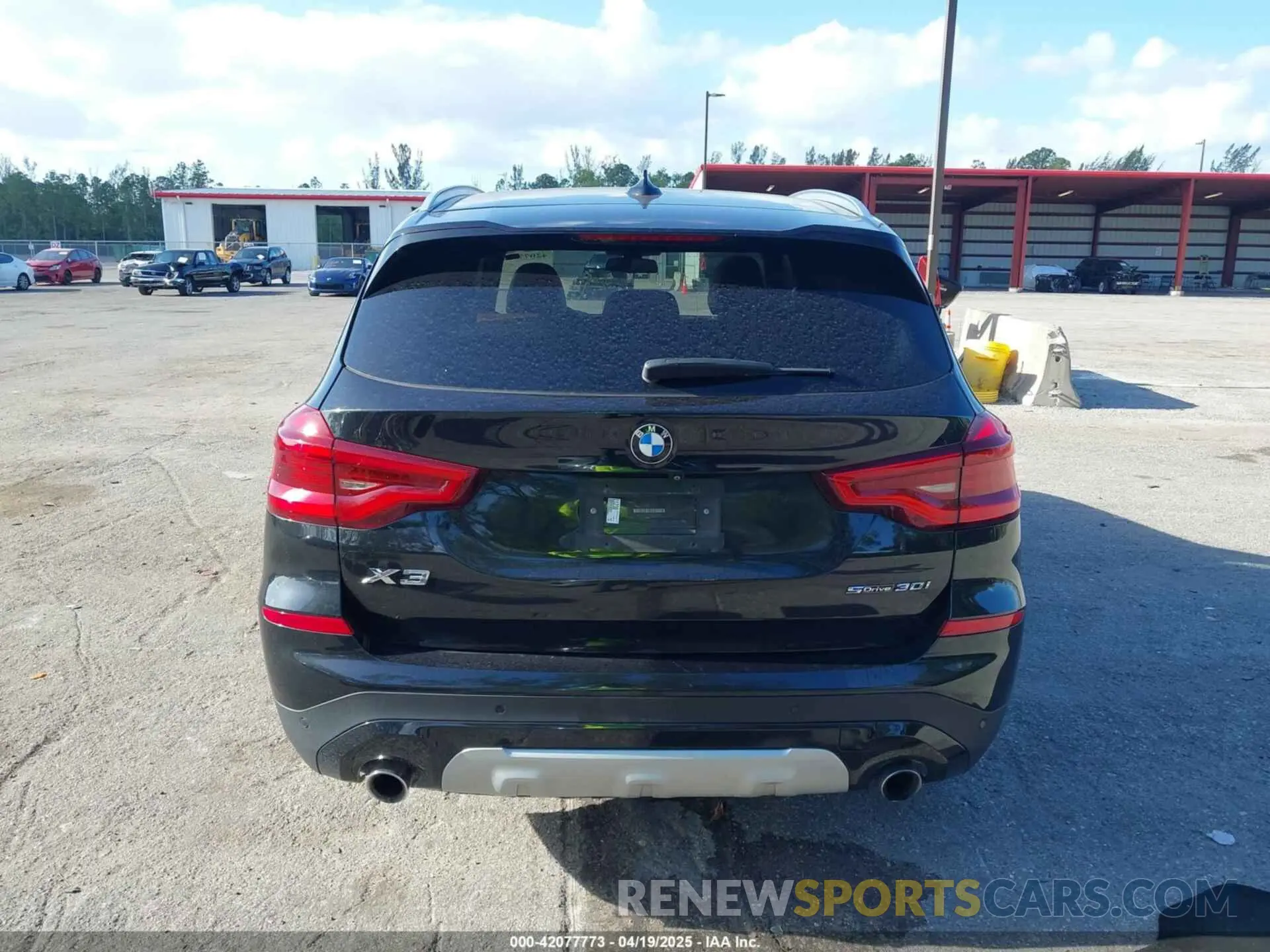 16 Photograph of a damaged car 5UXTY3C02M9G80084 BMW X3 2021